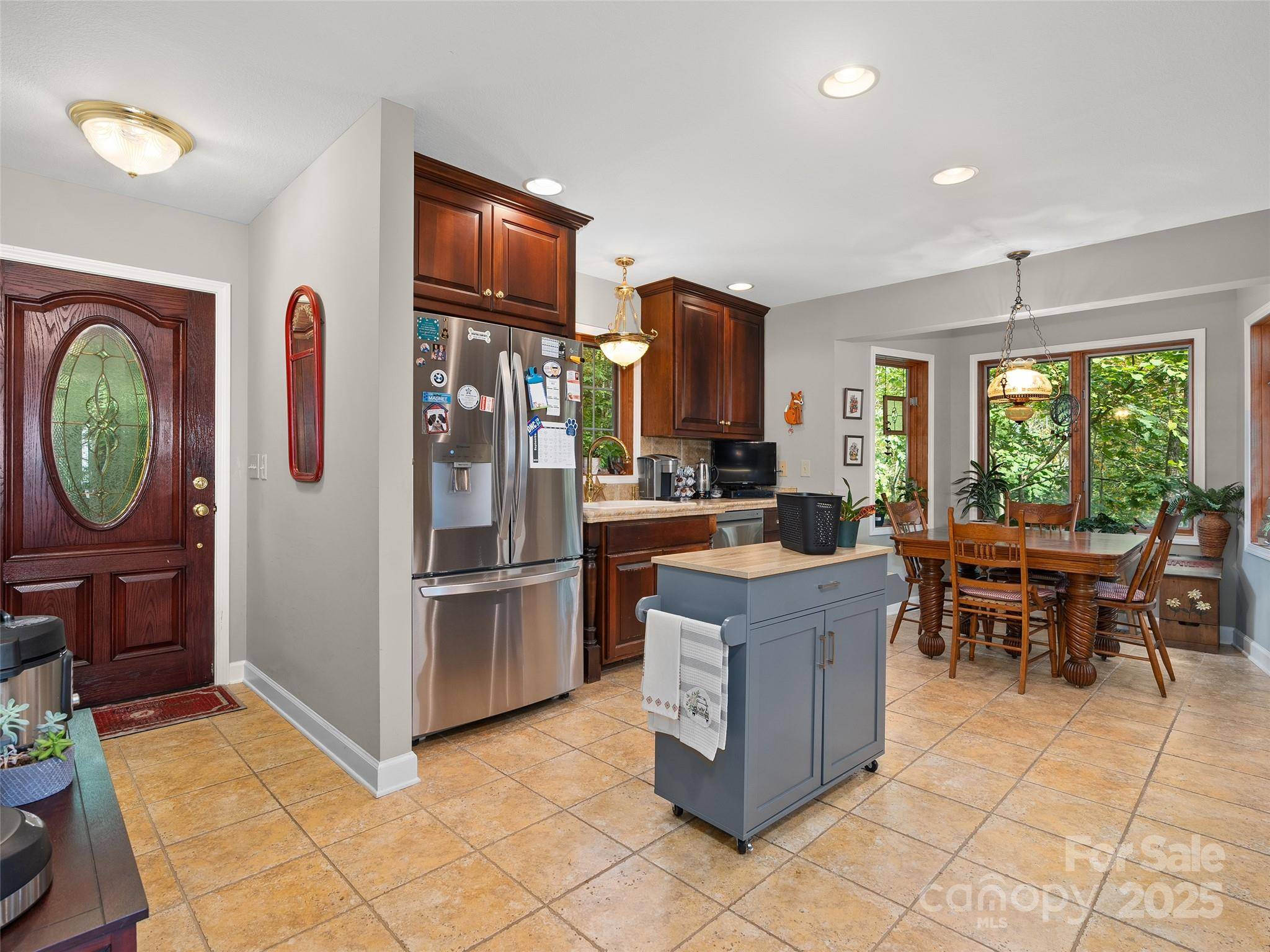 195 Simpson LN, Maggie Valley, NC 28751