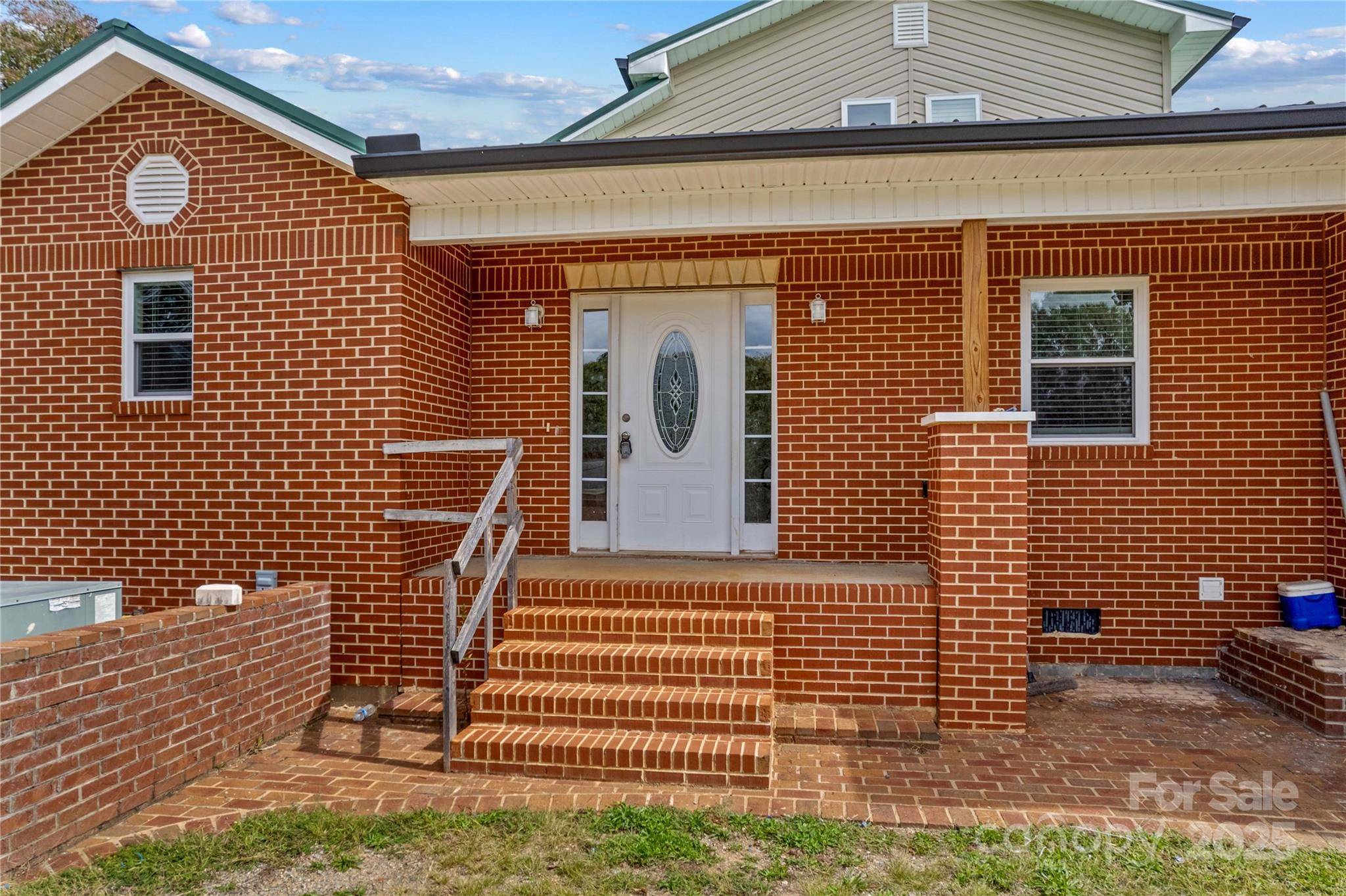 106 Emlee ST, Lexington, NC 27295