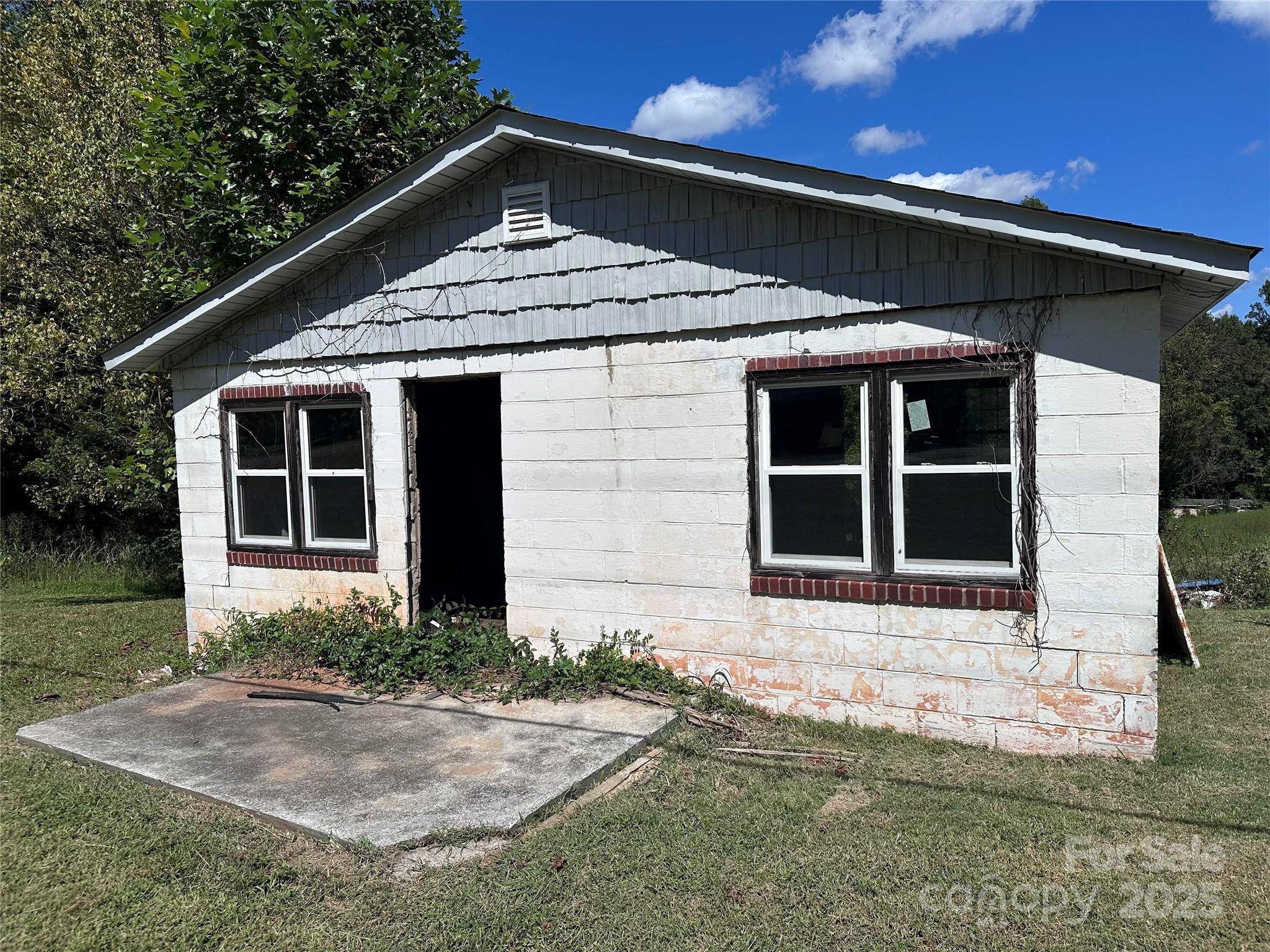 2082 US 64 HWY W #2, Mocksville, NC 27028