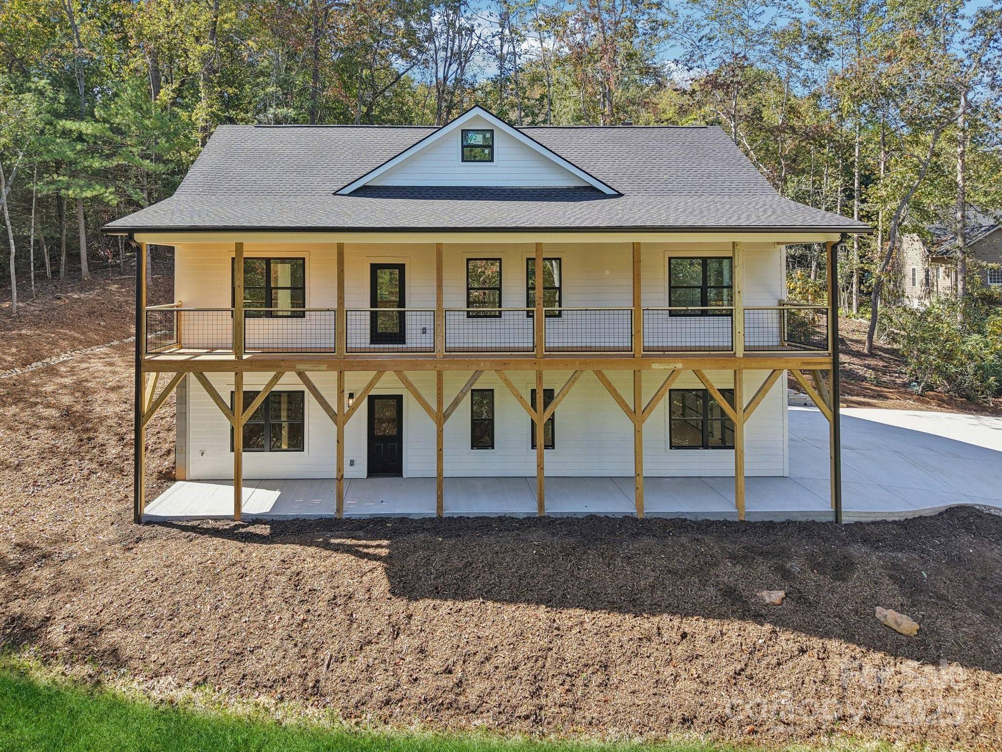 271 Greenstone LN, Mills River, NC 28759