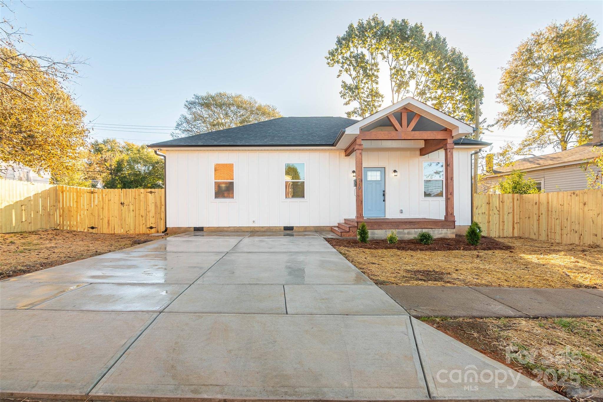 719 Smith ST, Shelby, NC 28150