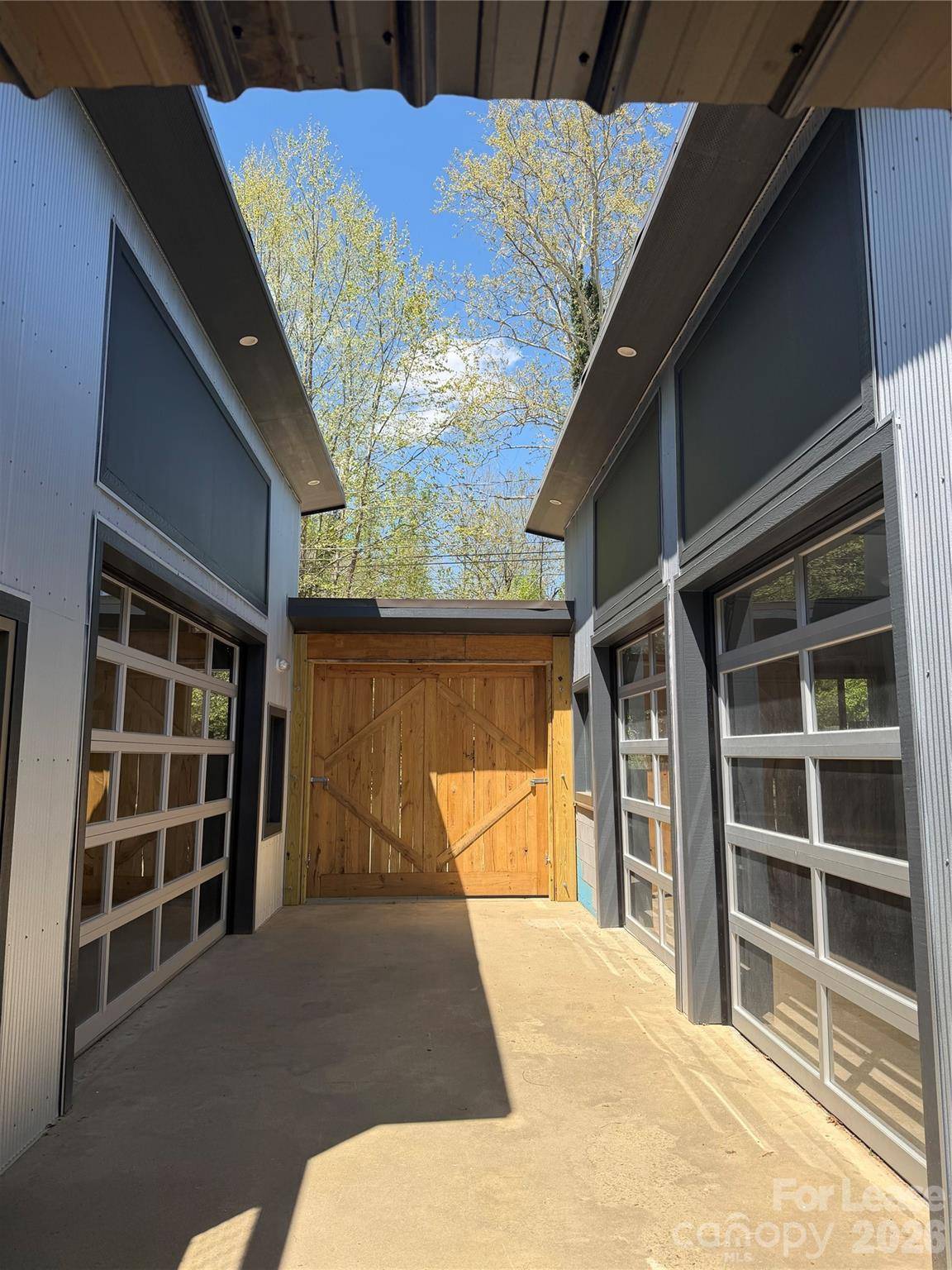 219 Amboy RD, Asheville, NC 28806