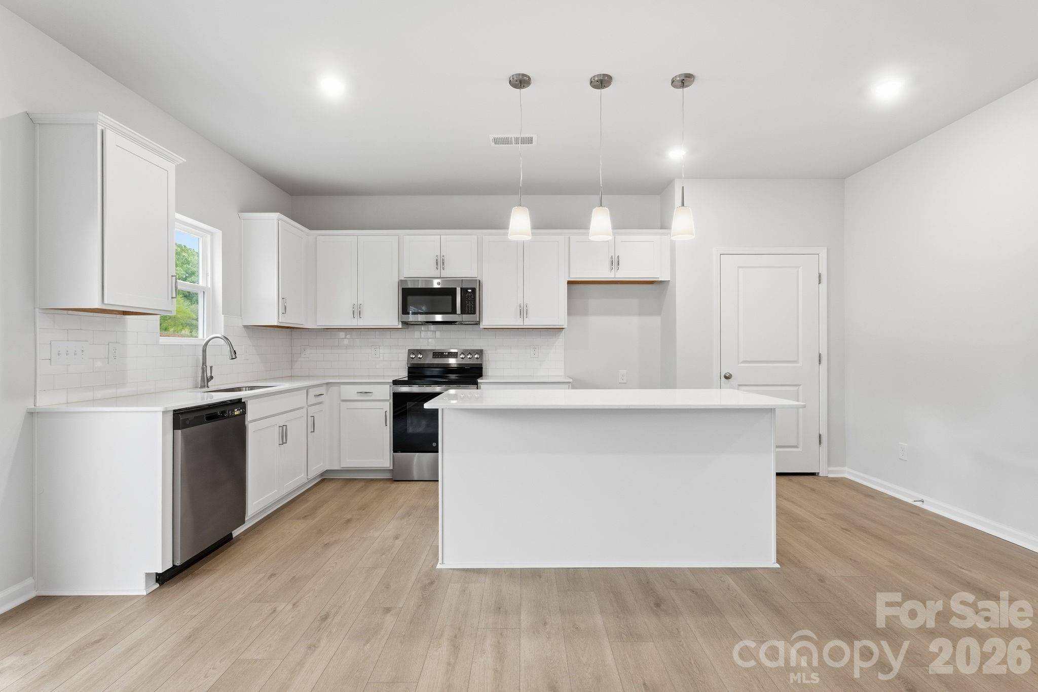 1694 Piper Creek AVE, Newton, NC 28658