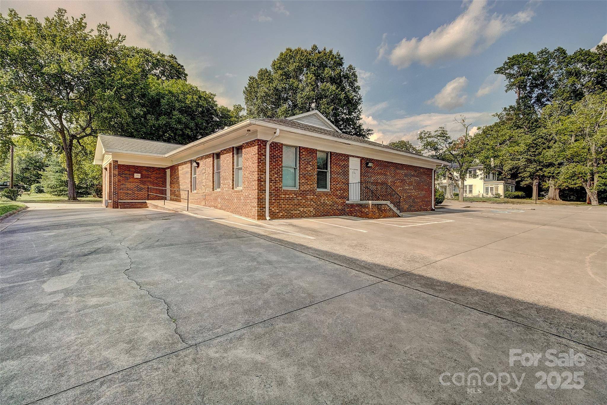112 S Oak ST, Cherryville, NC 28021
