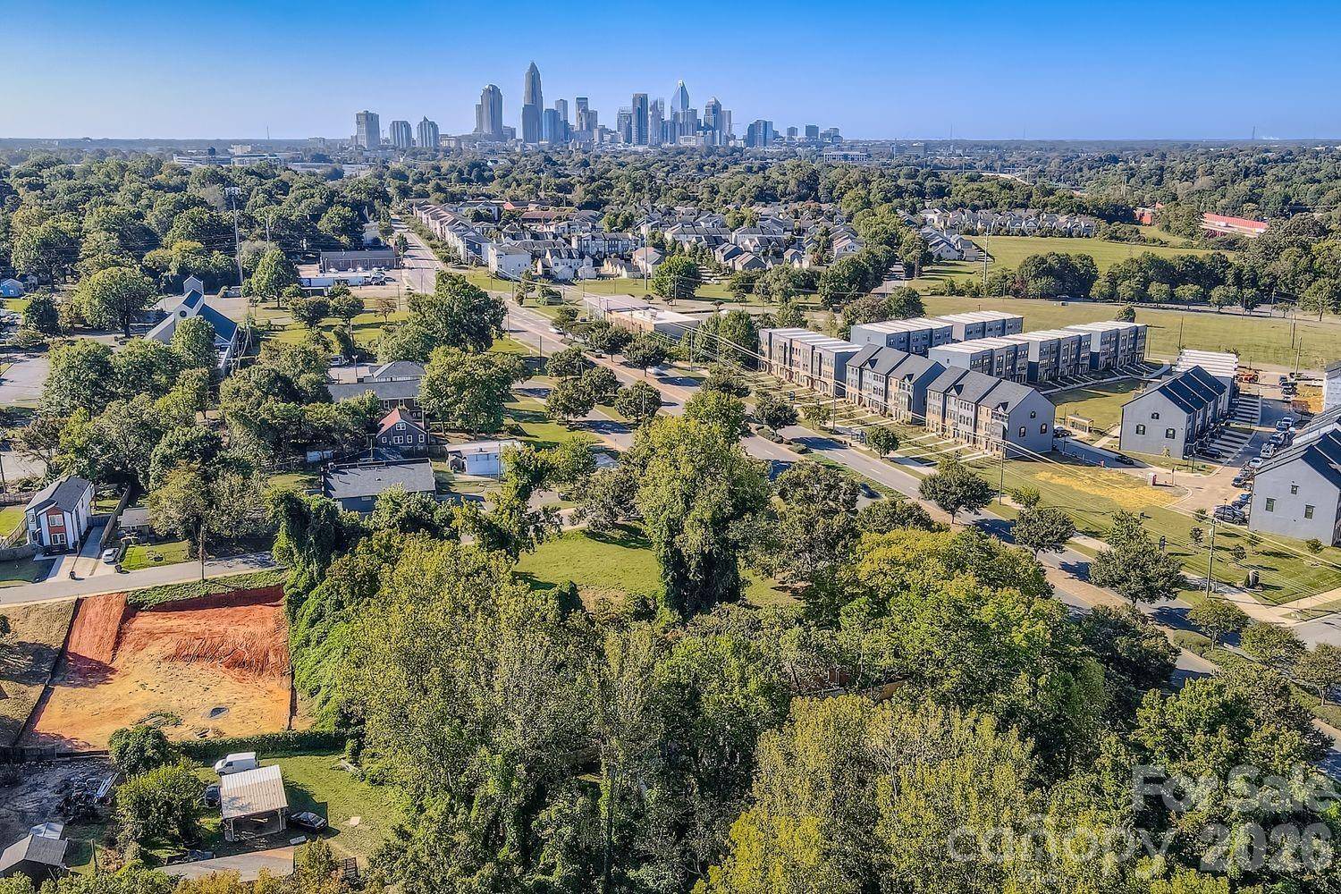 2908 L D Parker DR, Charlotte, NC 28206