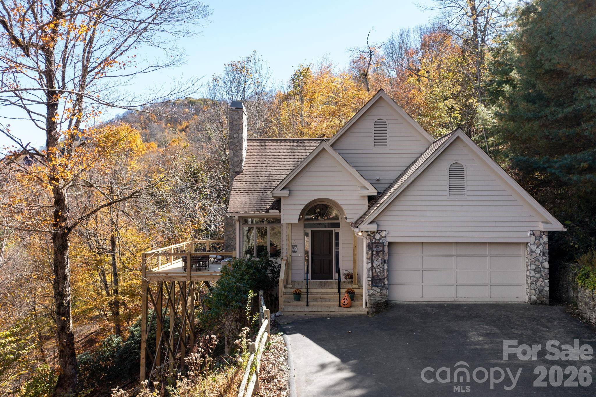 481 Overlook DR, Mars Hill, NC 28754