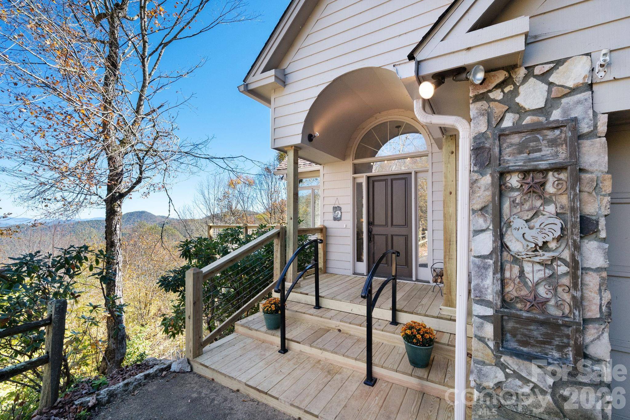481 Overlook DR, Mars Hill, NC 28754
