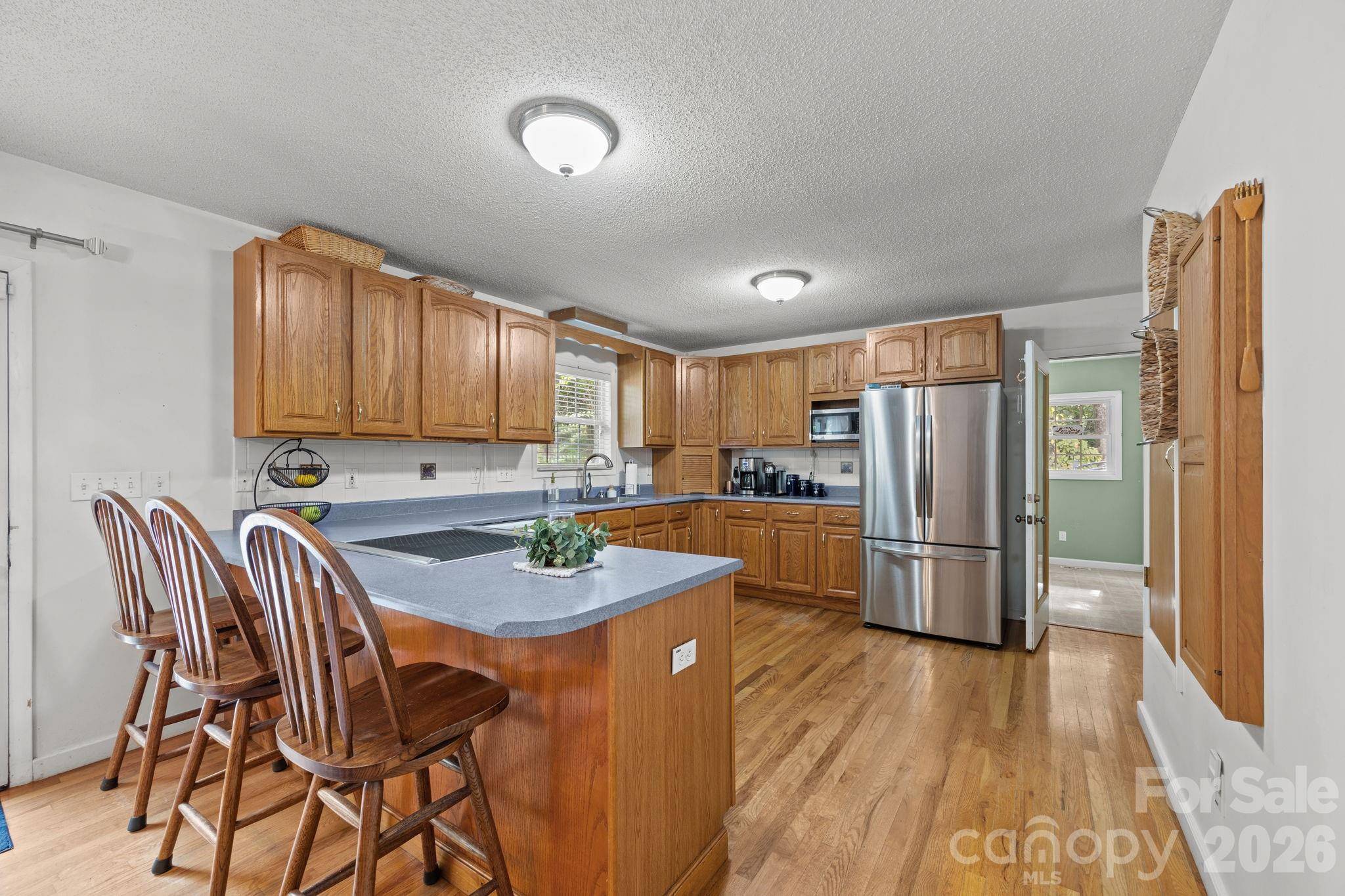 124 Lytle Cove RD, Swannanoa, NC 28778