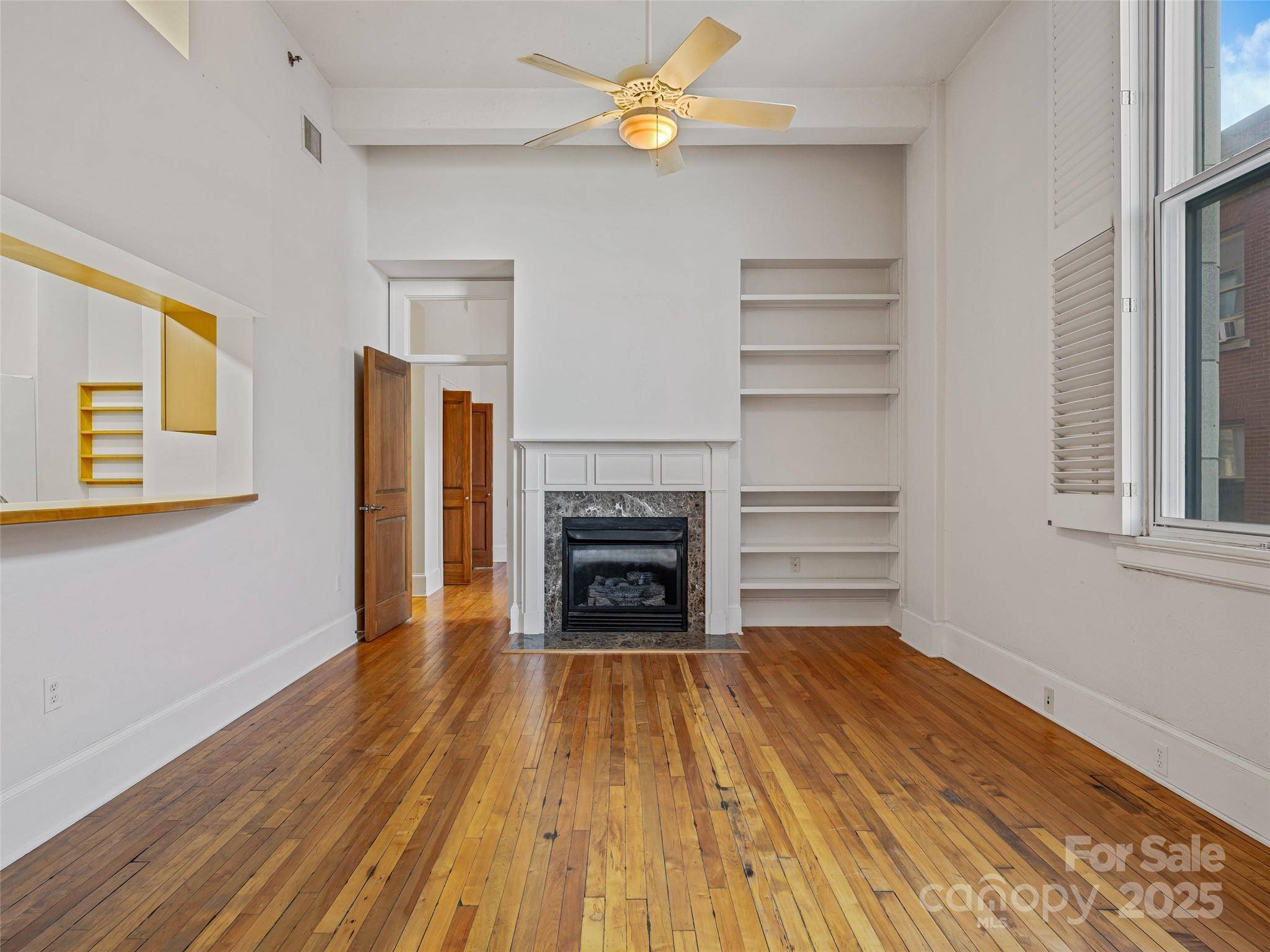 84 W Walnut ST #303, Asheville, NC 28801