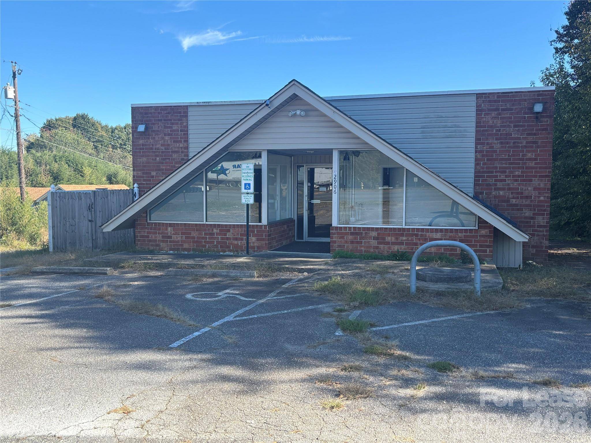 2906 Springs RD NE, Hickory, NC 28601