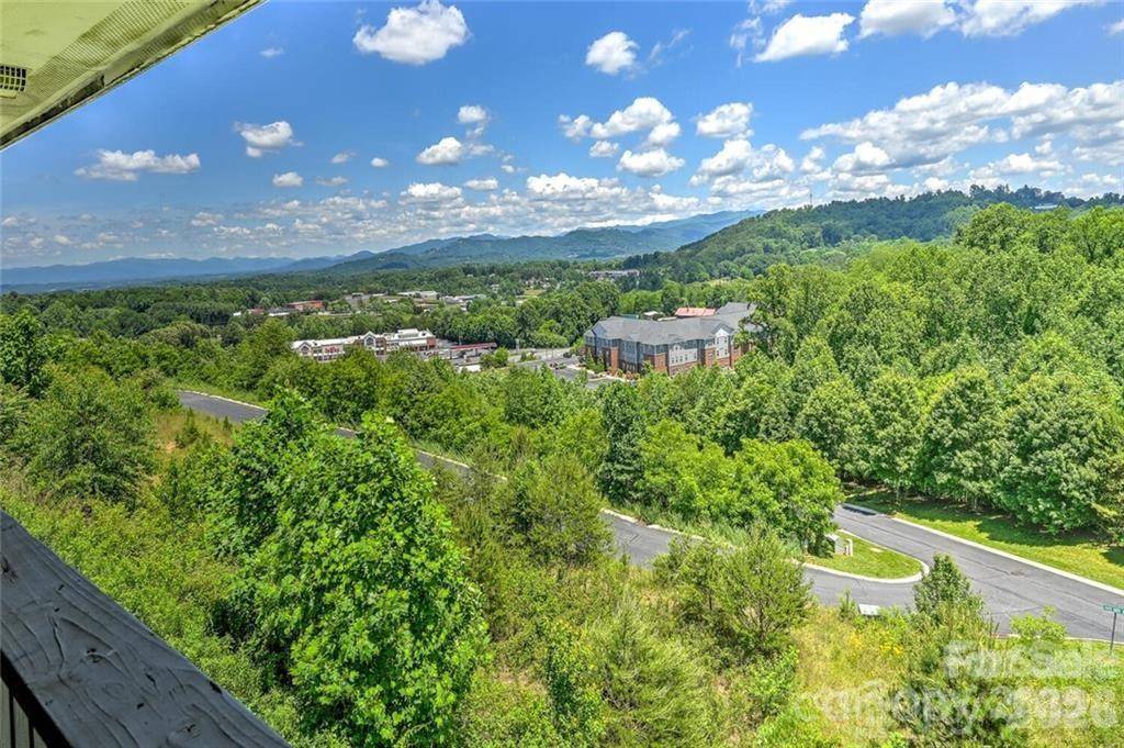 29 Rotunda CIR, Asheville, NC 28806