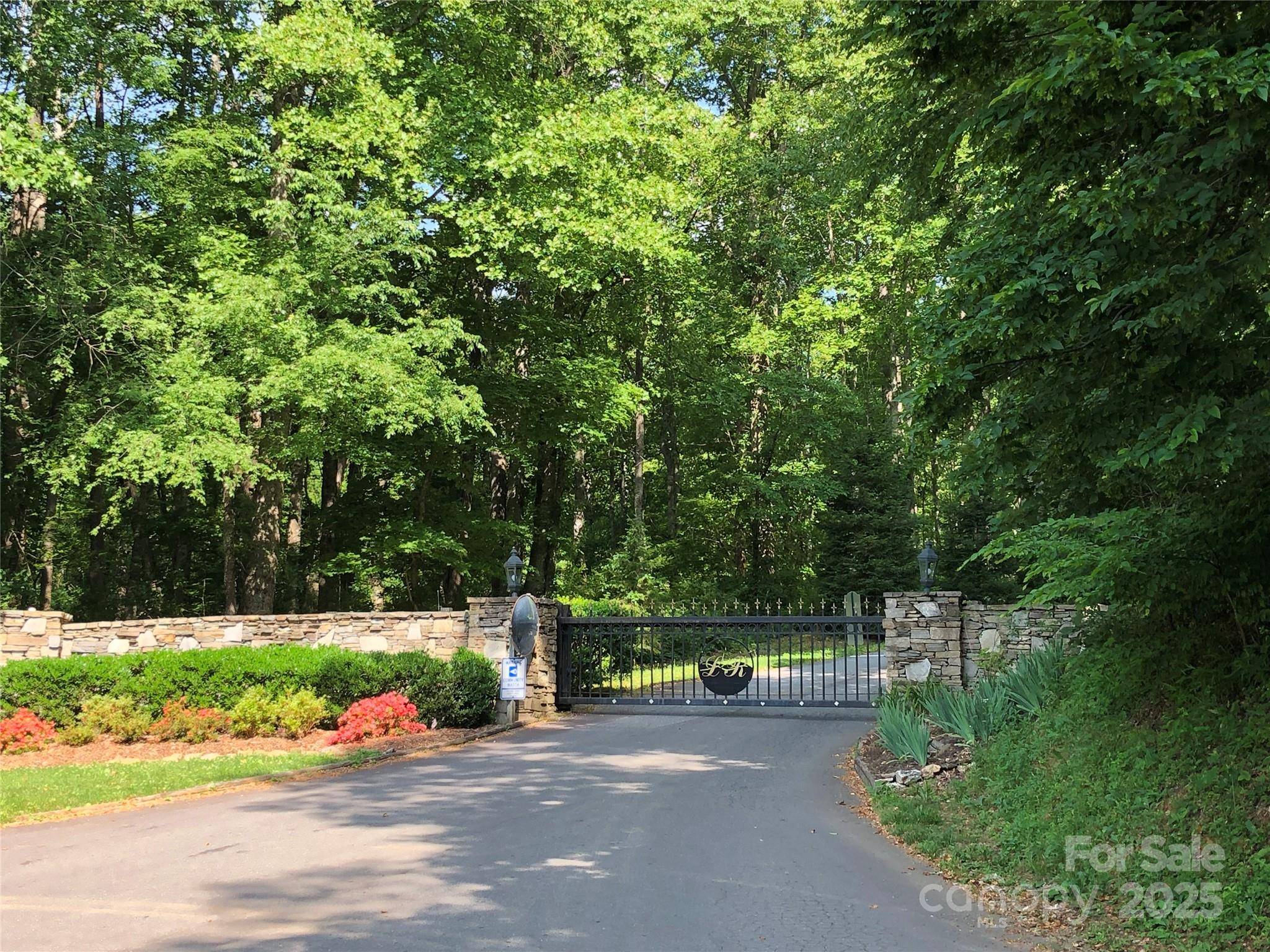 12 Laurel Branch DR, Black Mountain, NC 28711