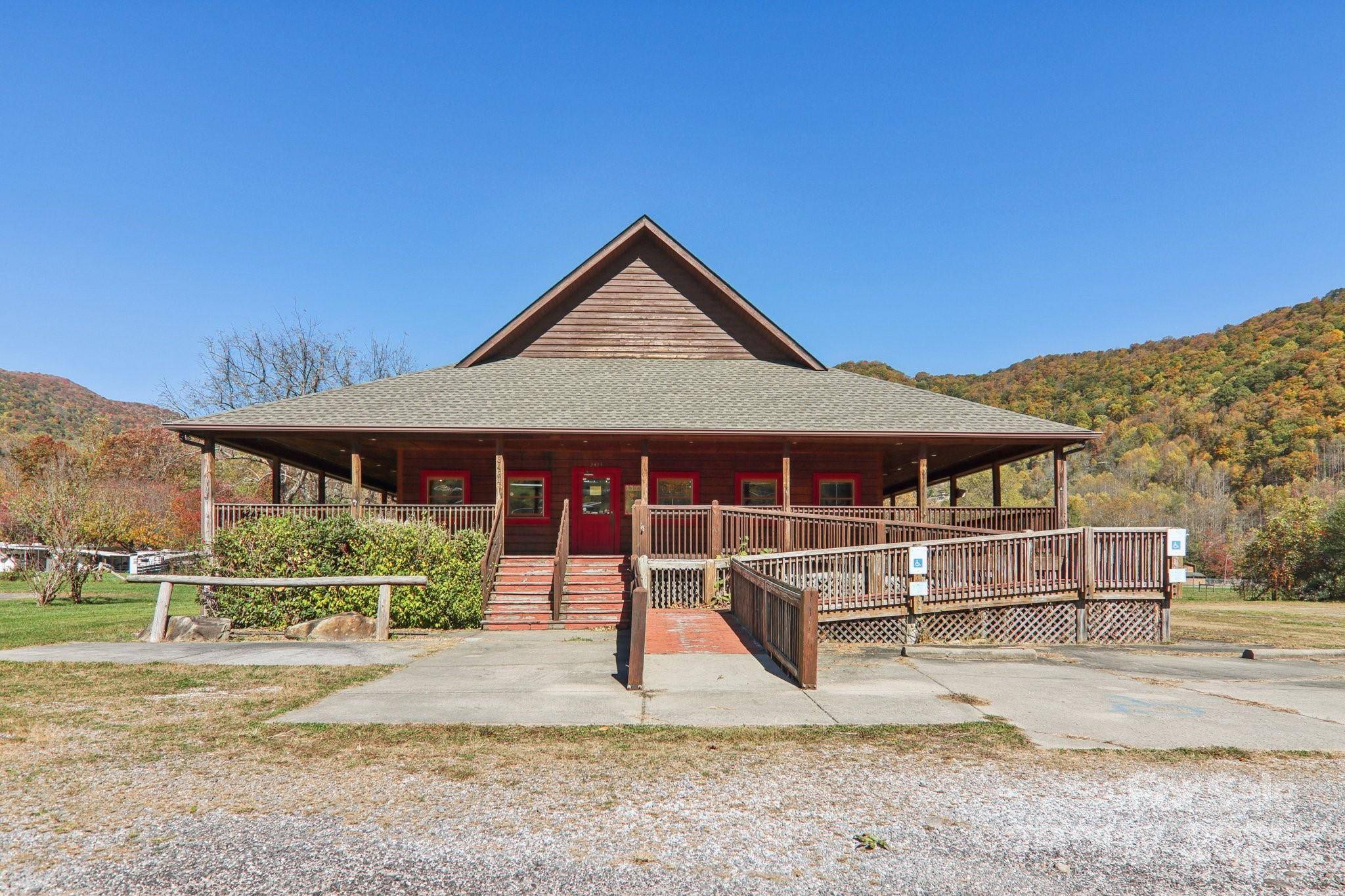 3434 Soco RD, Maggie Valley, NC 28751
