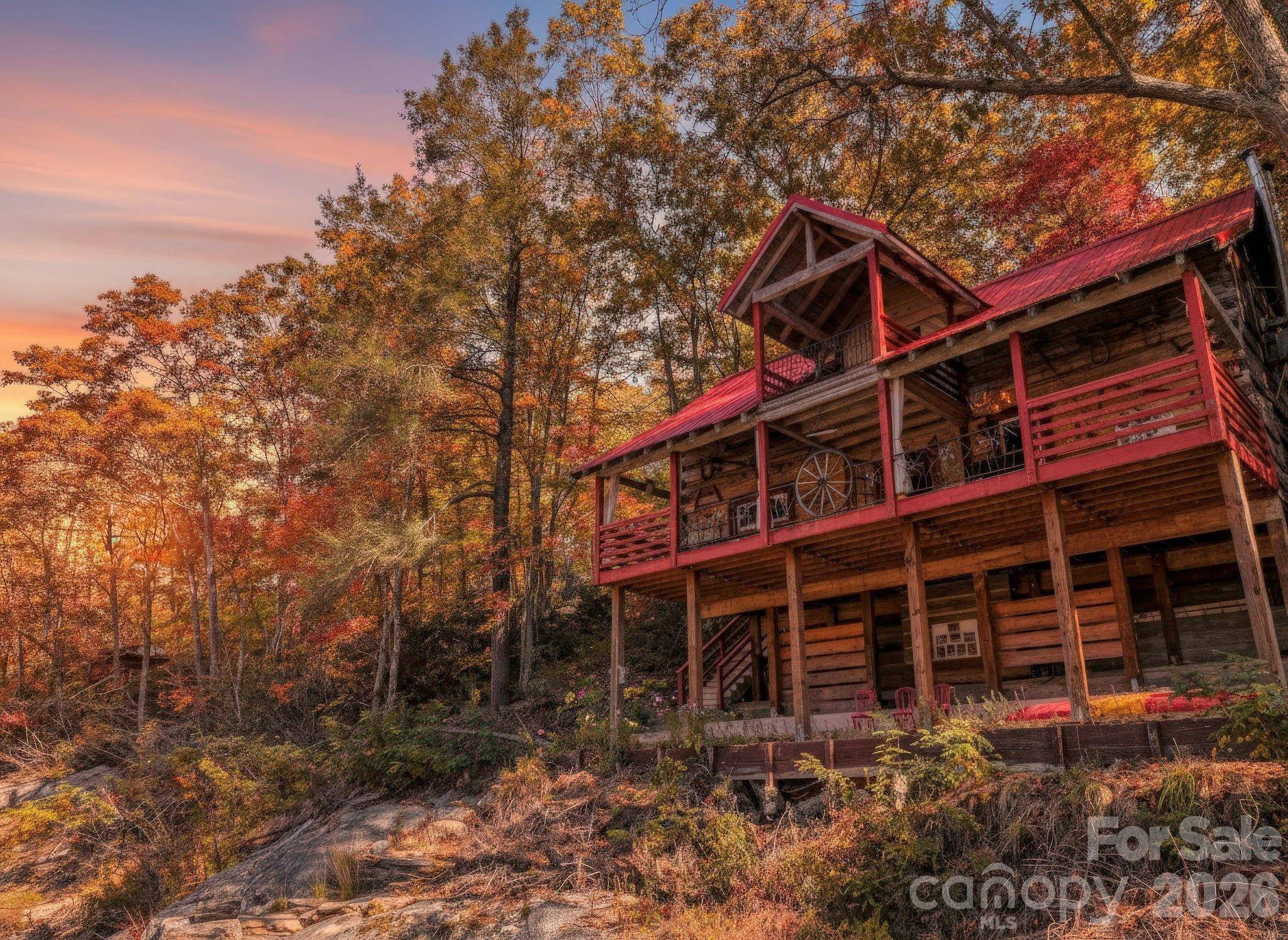 996 HALLS CHAPEL RD, Burnsville, NC 28714