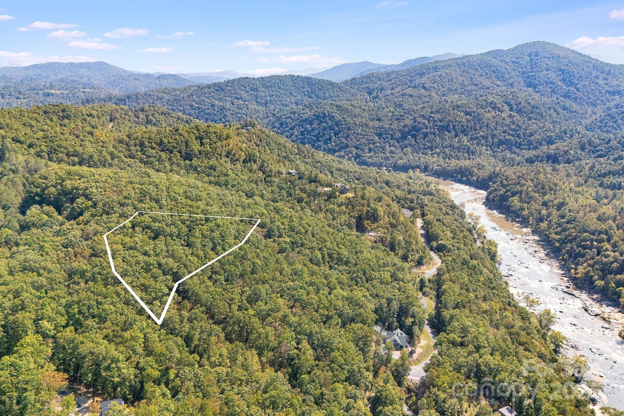 111 Wild Turkey LOOP, Marshall, NC 28753