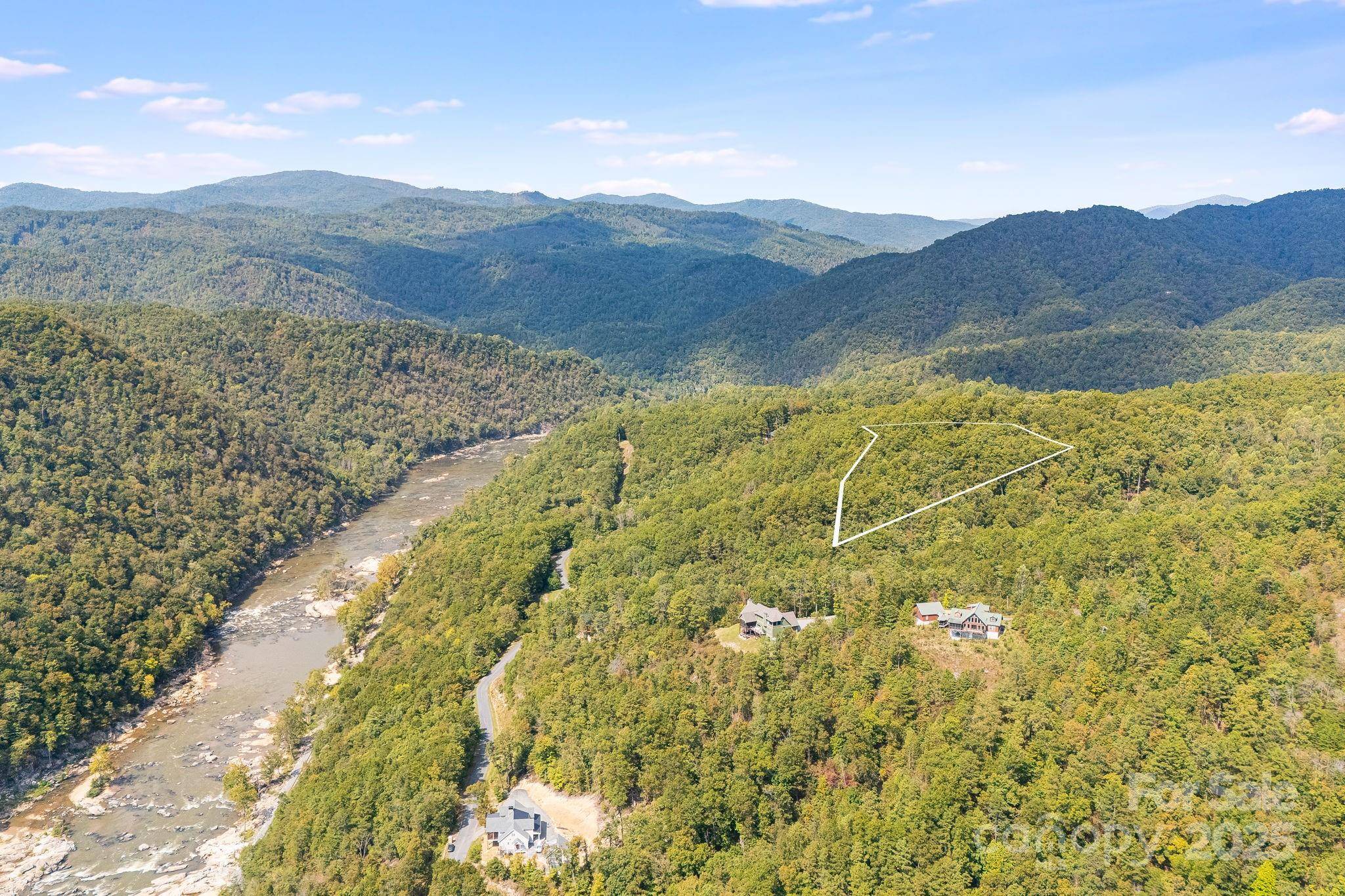 111 Wild Turkey LOOP, Marshall, NC 28753