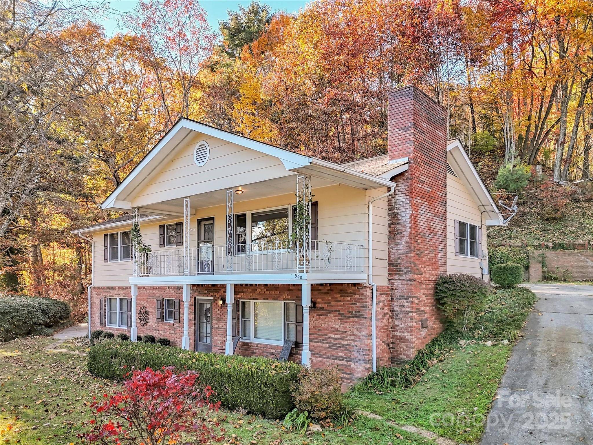 930 Scenic CIR, Waynesville, NC 28786