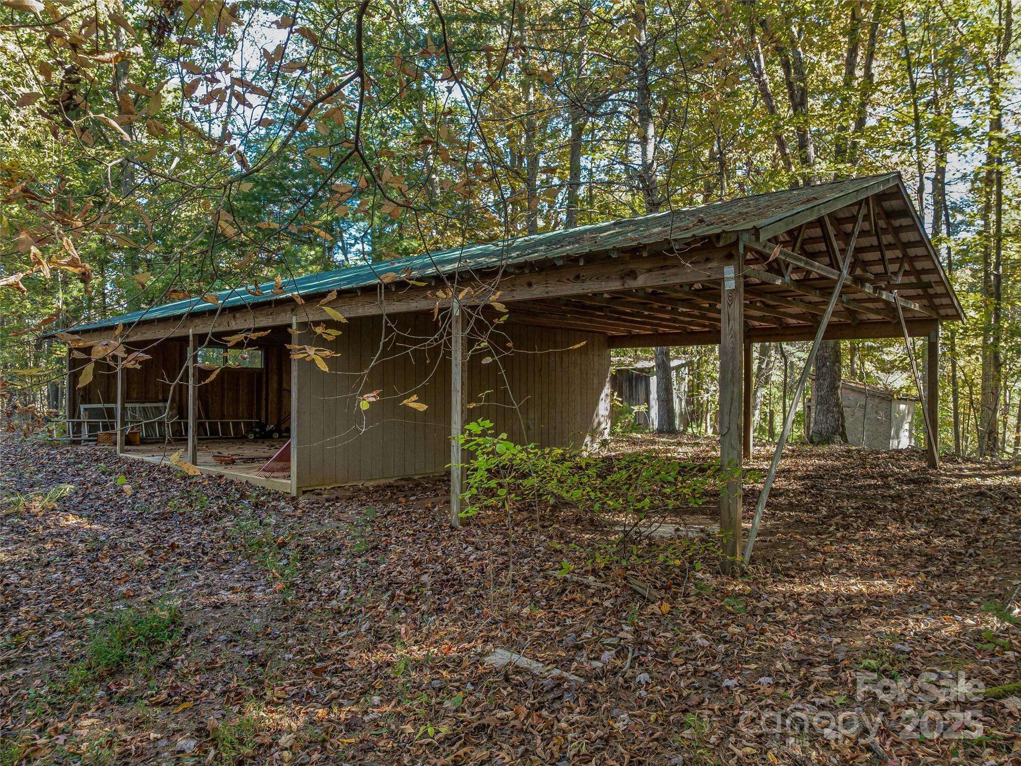 99999 Meadows Town RD, Marshall, NC 28753