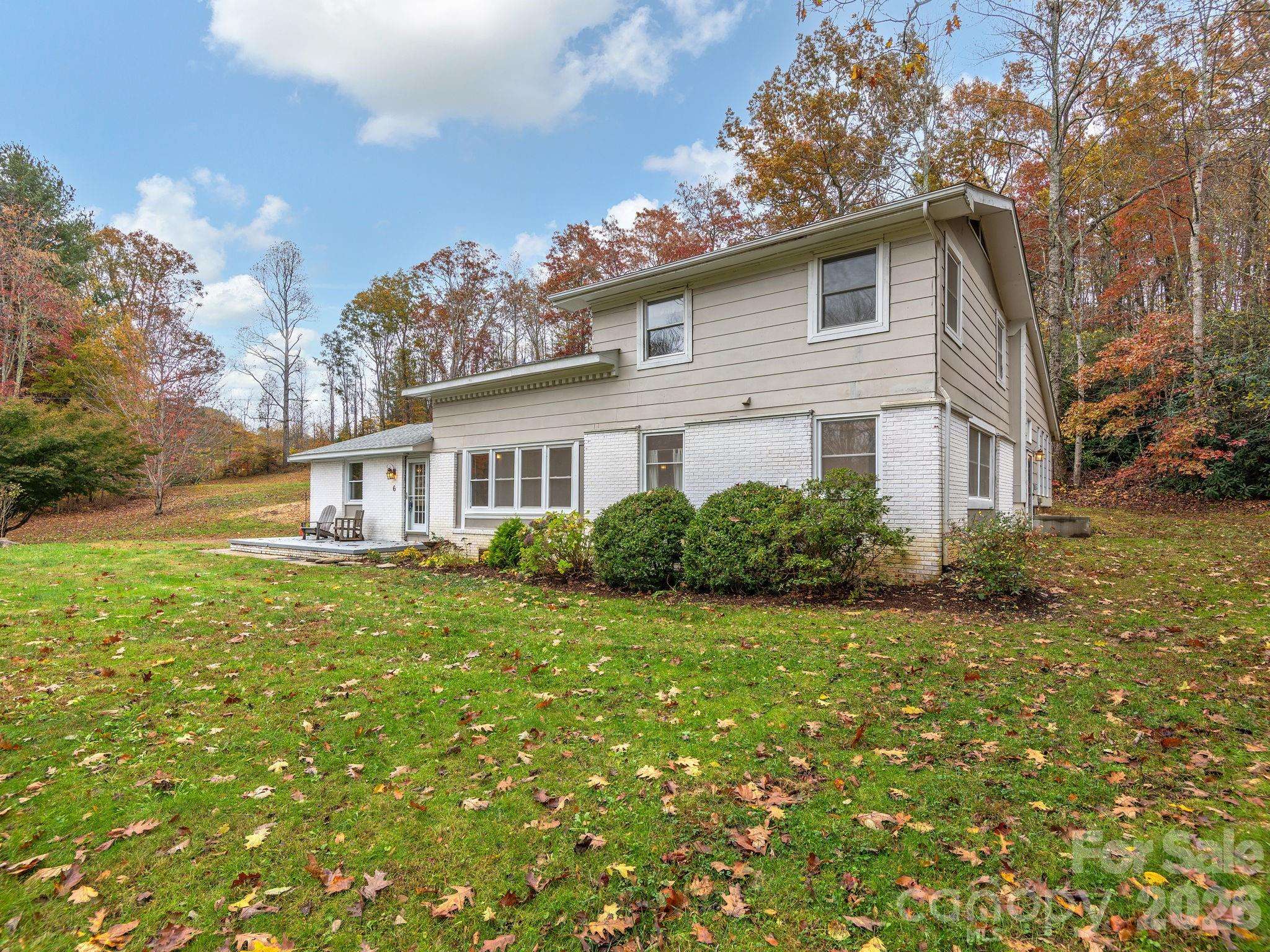 6 Star Berry LN, Fairview, NC 28730