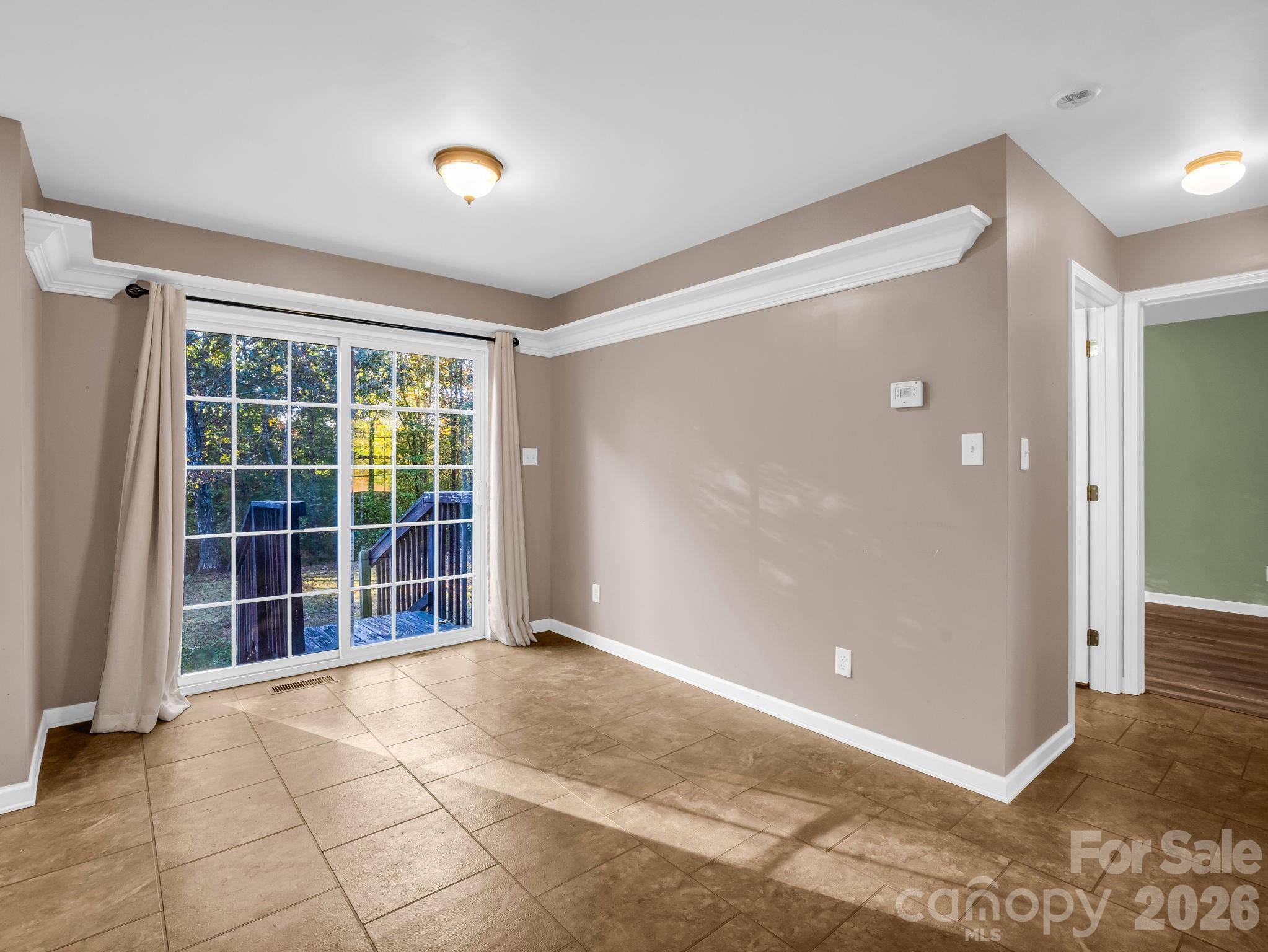 663 Landrum RD, Columbus, NC 28722