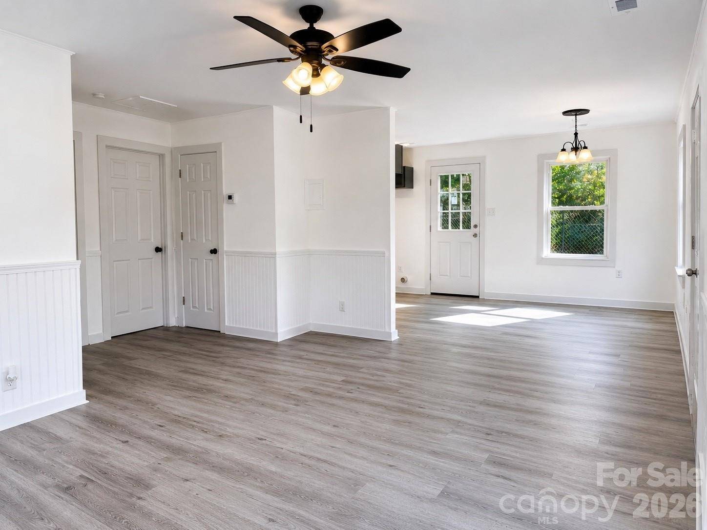 1123 Saratoga DR, Charlotte, NC 28208