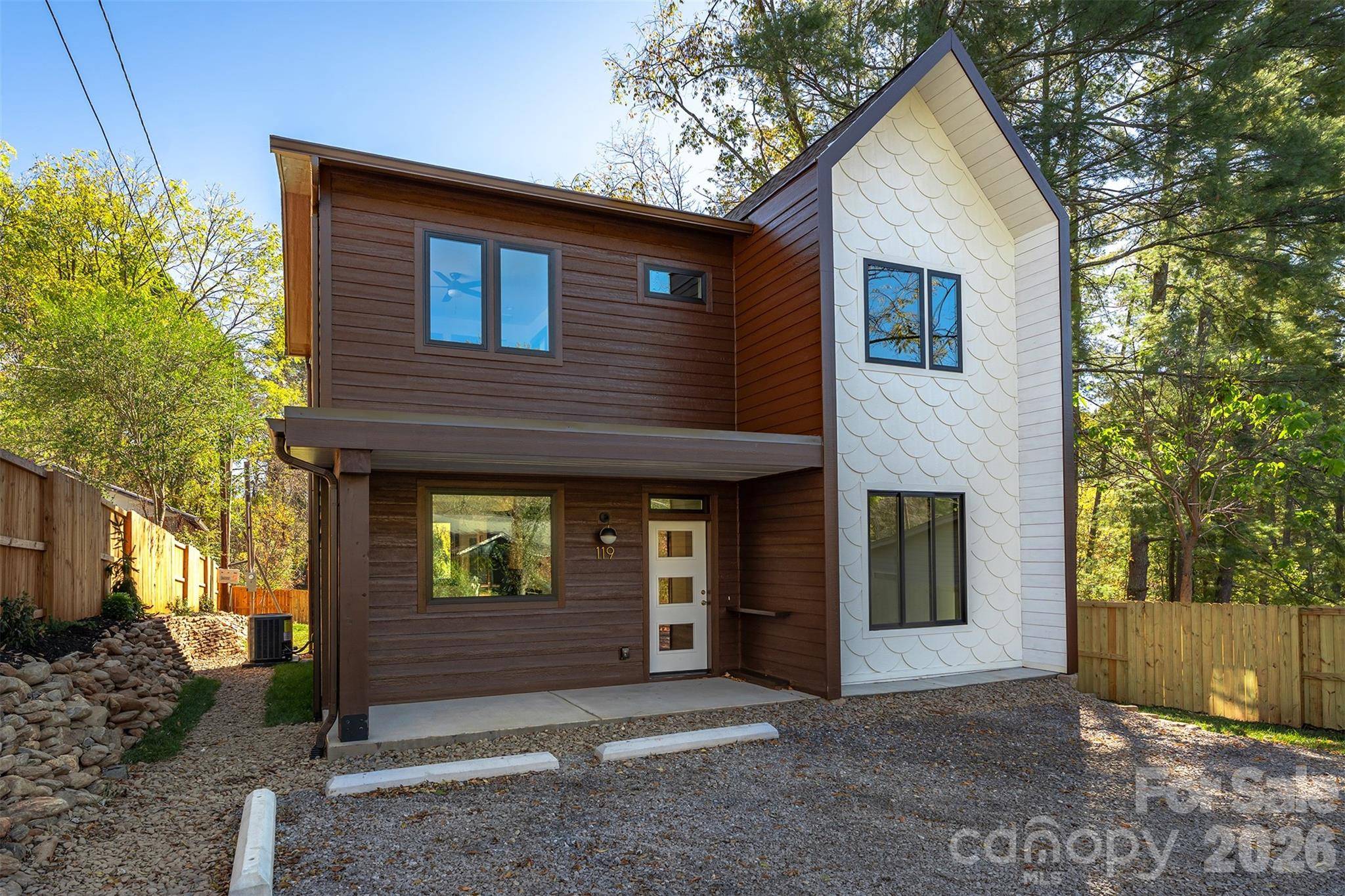 119 N Bear Creek RD, Asheville, NC 28806