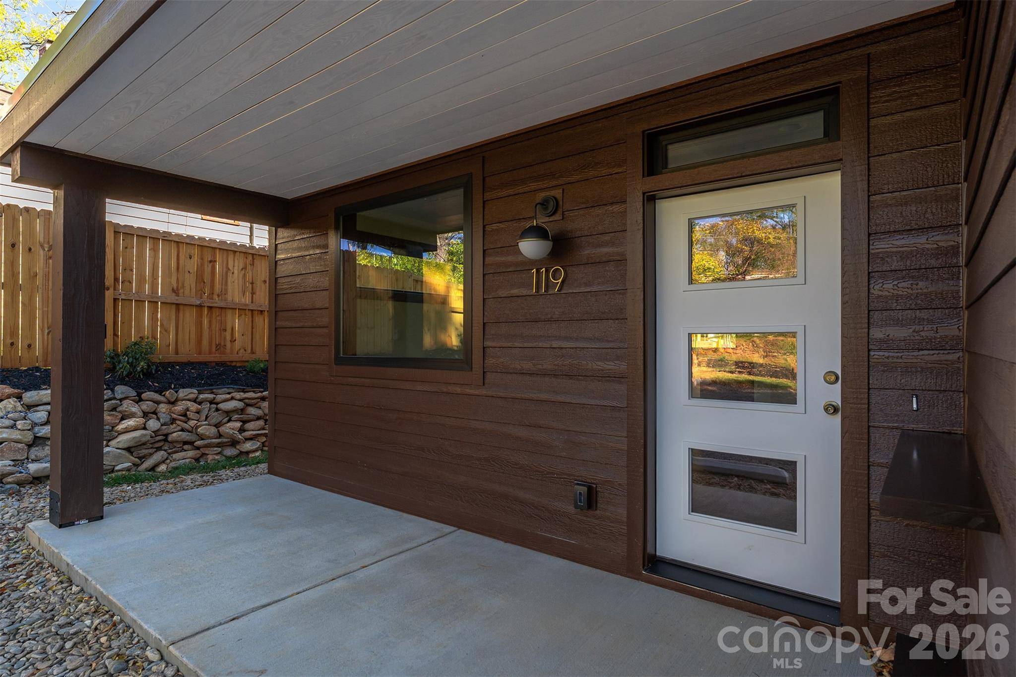 119 N Bear Creek RD, Asheville, NC 28806