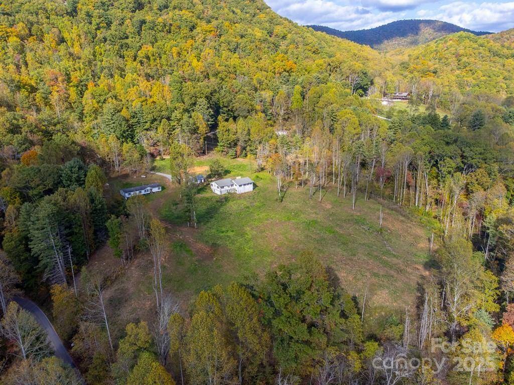8125 Ellijay RD, Franklin, NC 28734