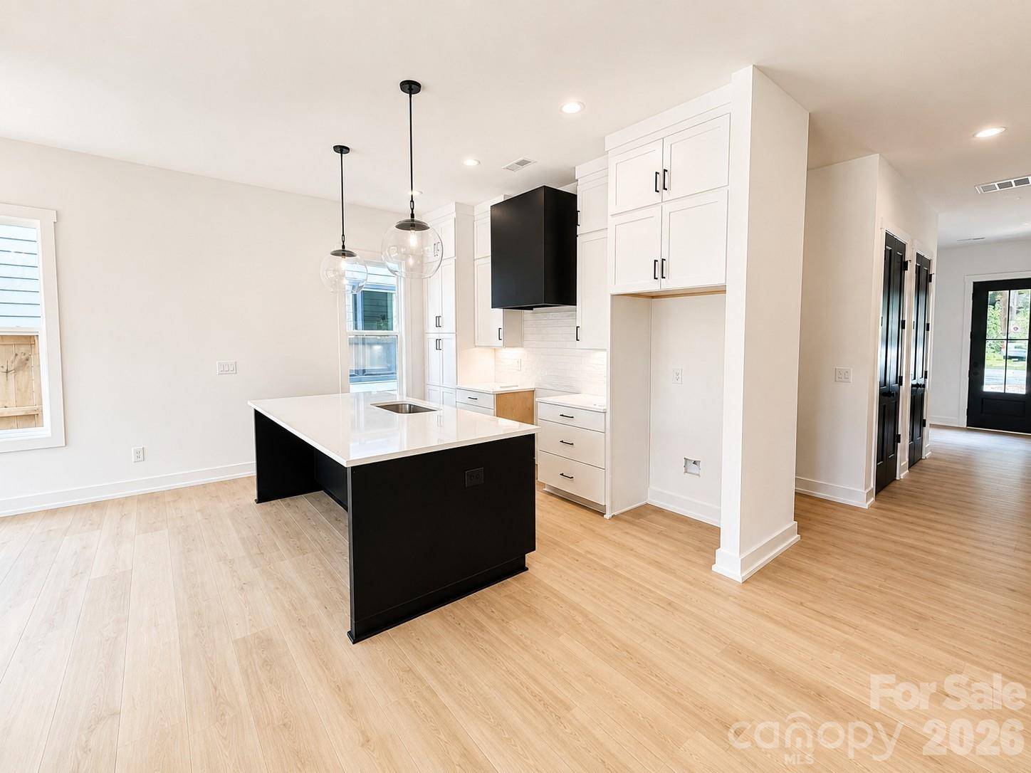 3922 Sarah DR, Charlotte, NC 28217