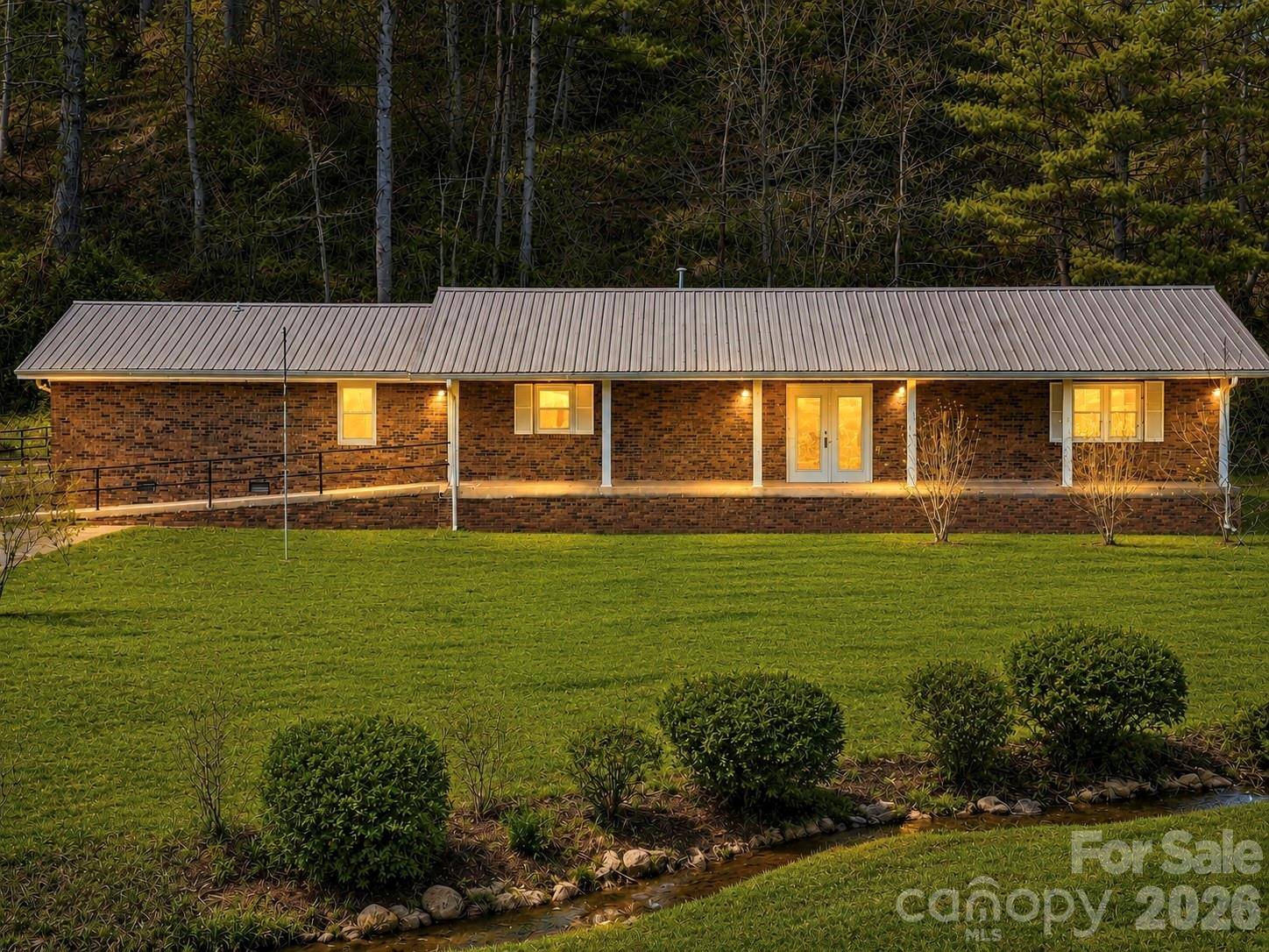 208 Murdock RD, Bakersville, NC 28705