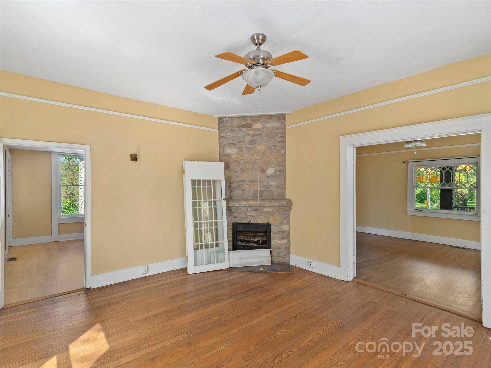 99 Walnut ST, Waynesville, NC 28786