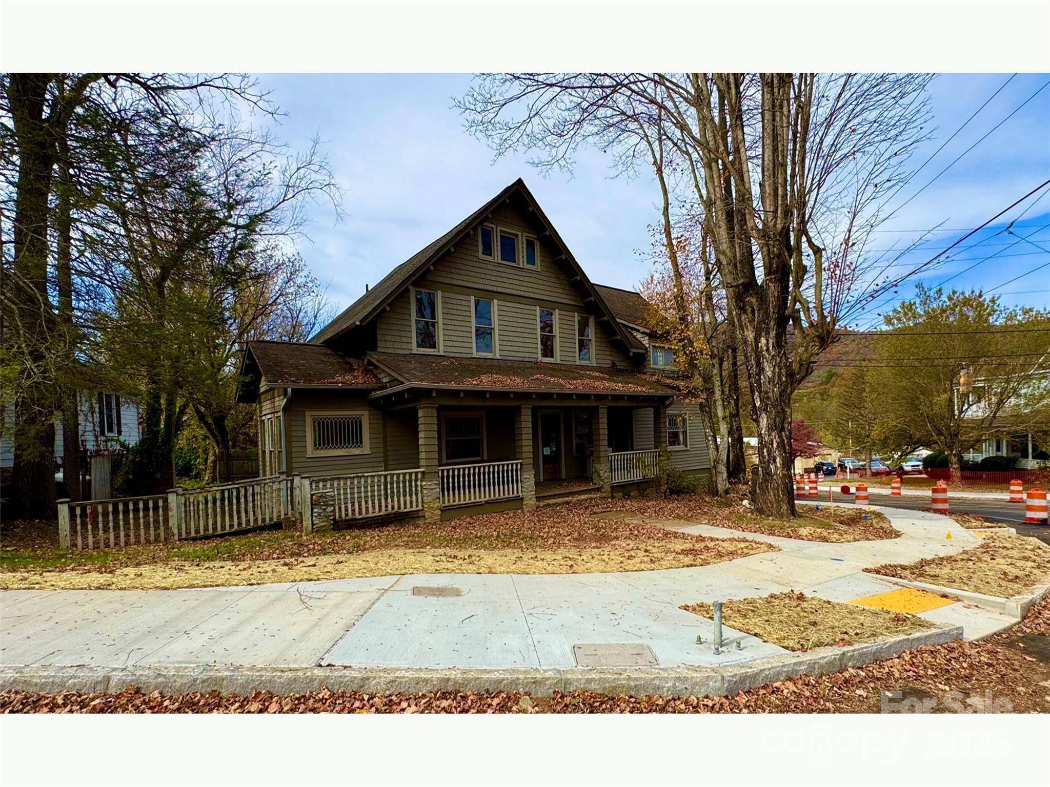 99 Walnut ST, Waynesville, NC 28786