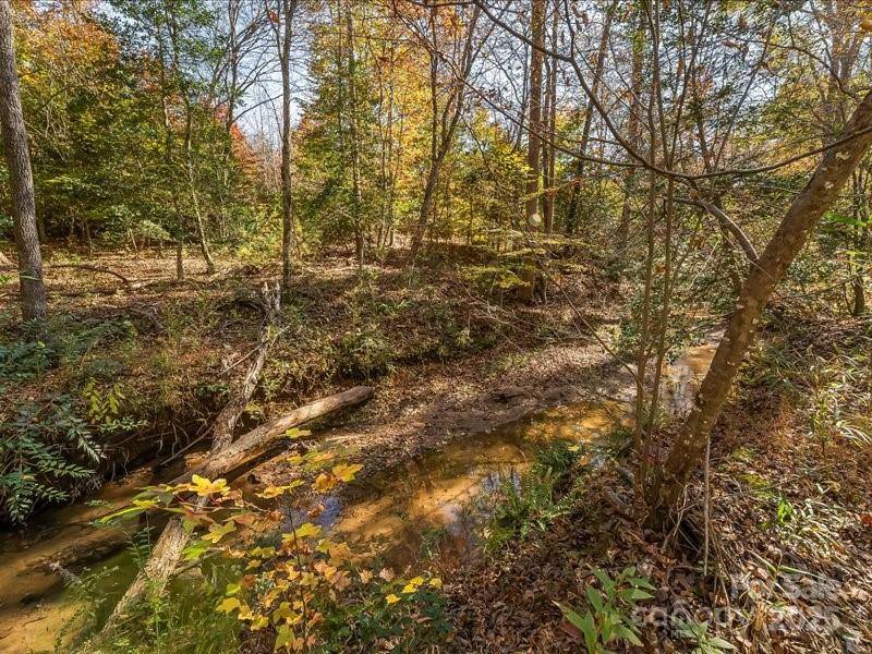 302 Winding Creek DR, Morganton, NC 28655