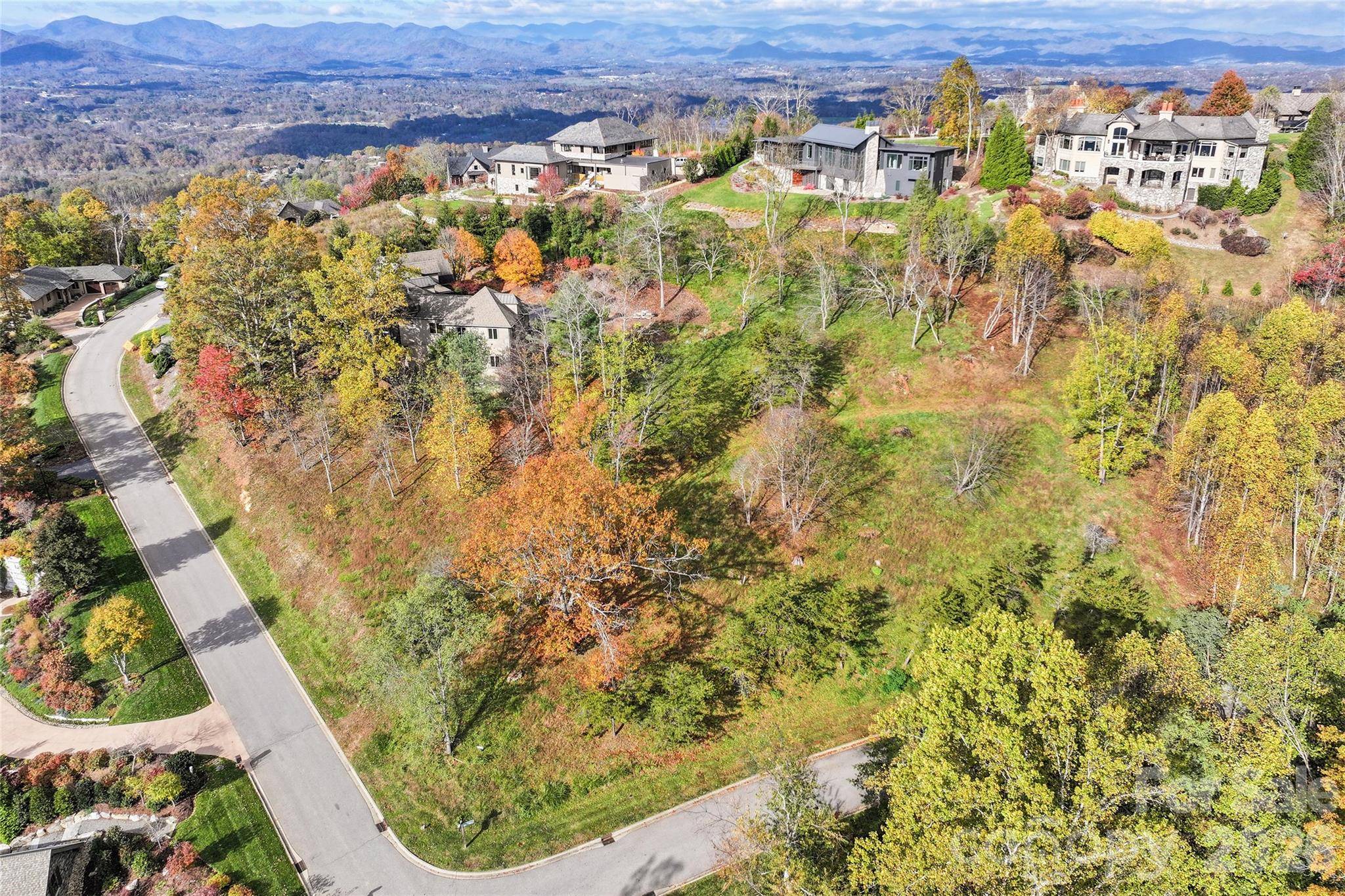 43 Summit Tower CIR, Asheville, NC 28804