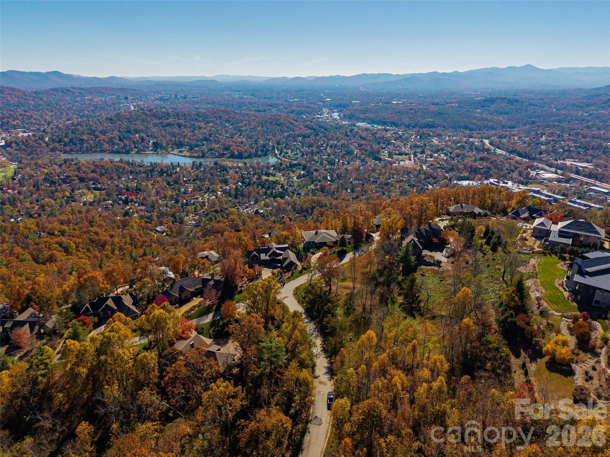 43 Summit Tower CIR, Asheville, NC 28804