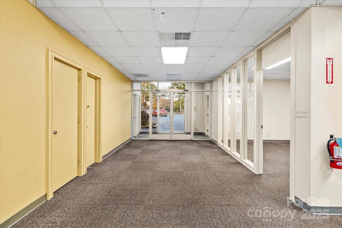 704 N Cannon BLVD, Kannapolis, NC 28083
