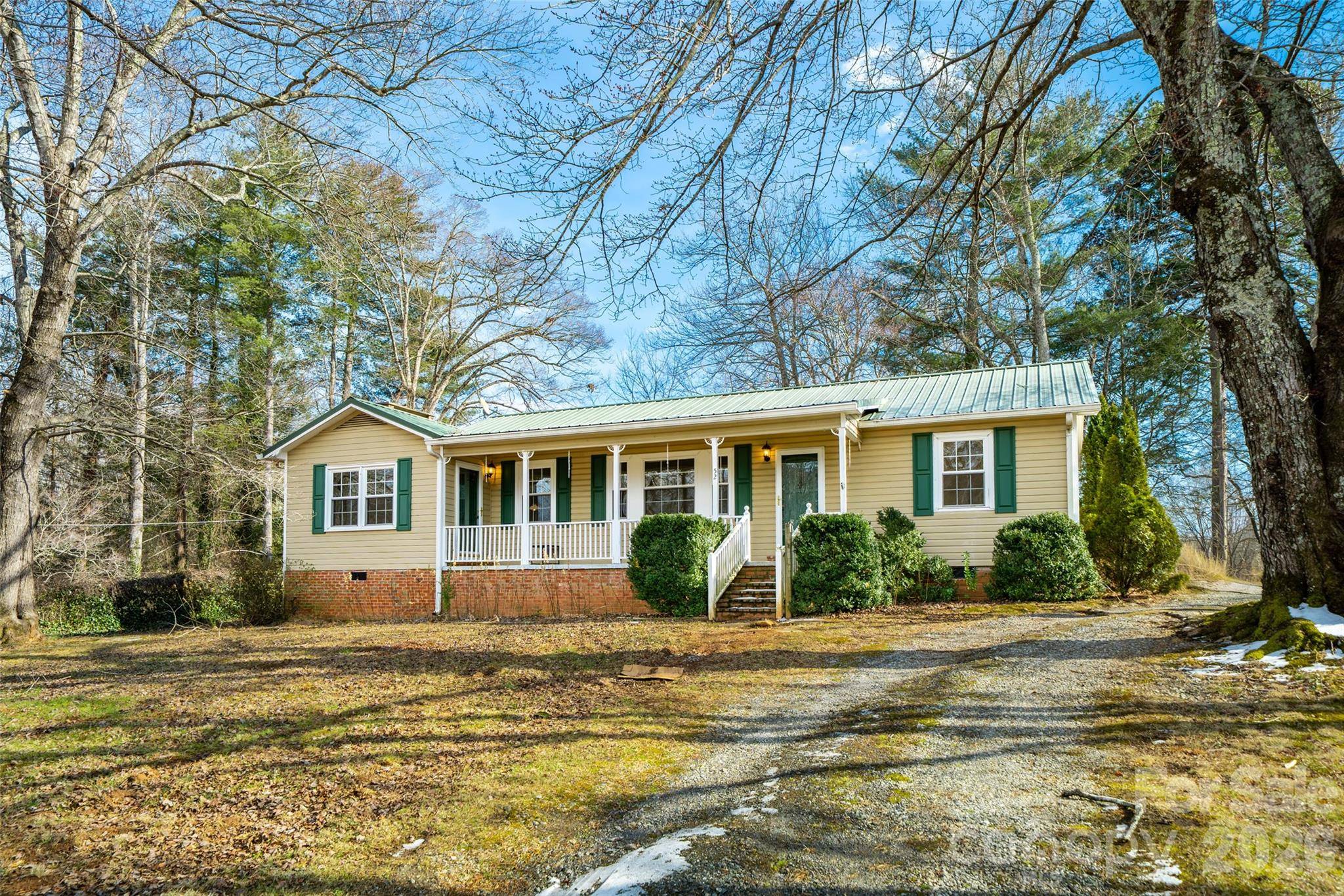 52 E Miller ST, Columbus, NC 28722
