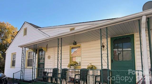 2126 Syracuse DR, Charlotte, NC 28216