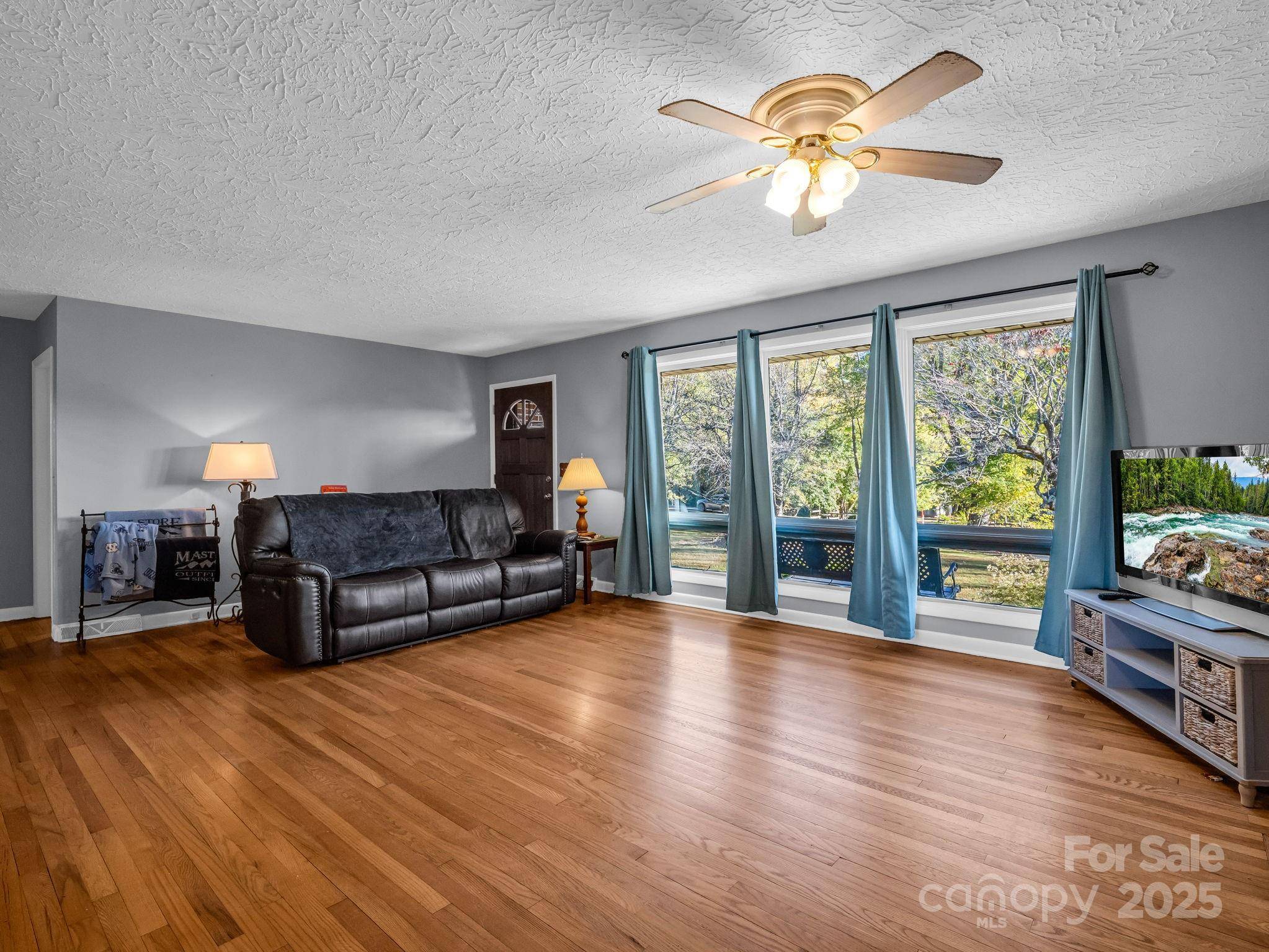 290 Stepp Mill RD, Hendersonville, NC 28792