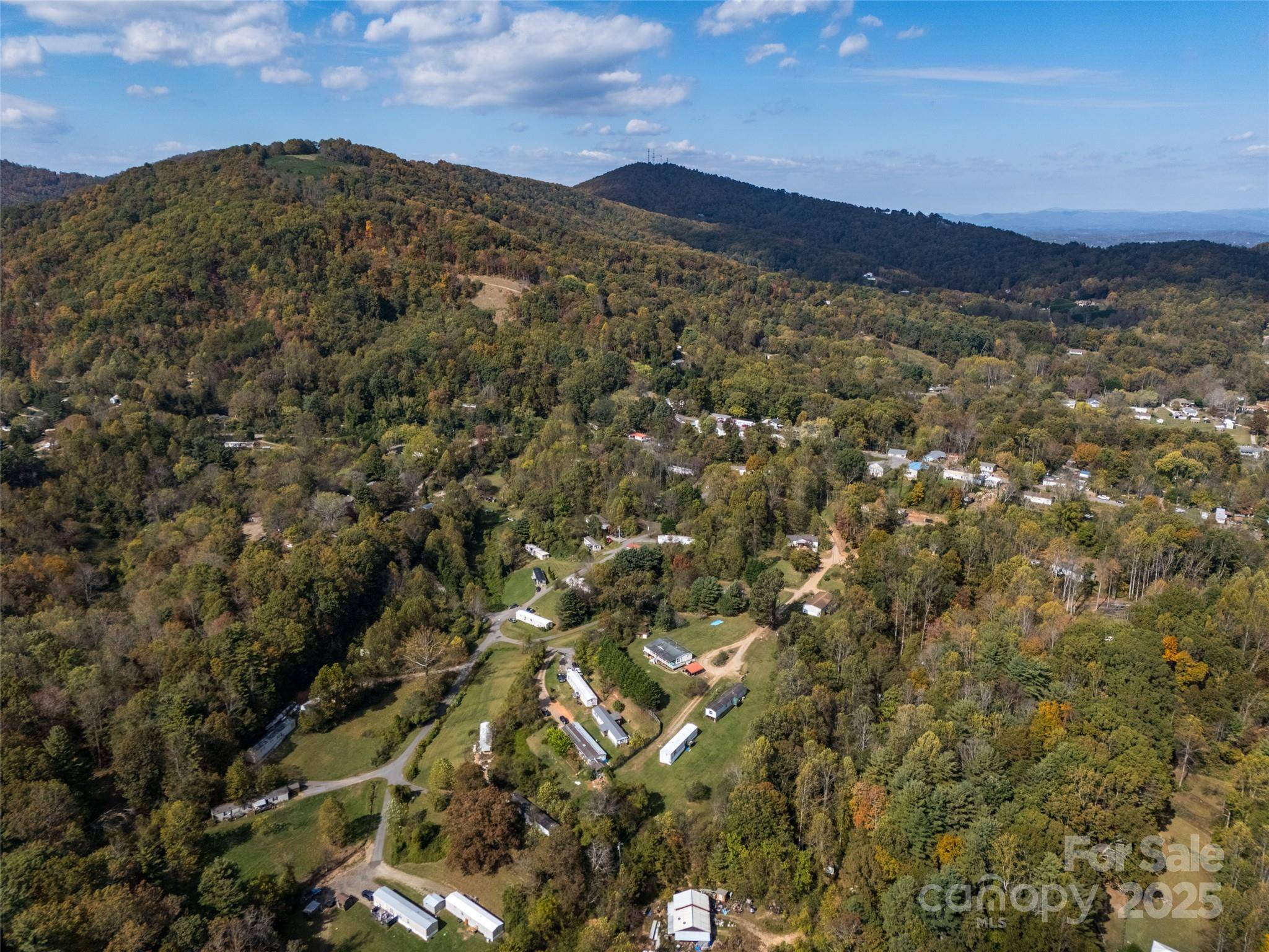 17 Hat Creek DR, Asheville, NC 28806
