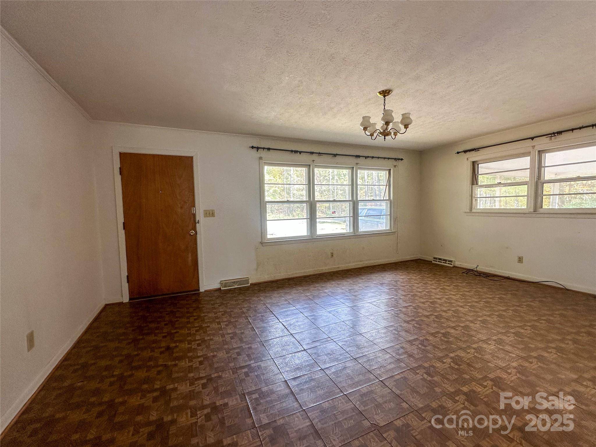 1910 Midwood DR, Albemarle, NC 28001