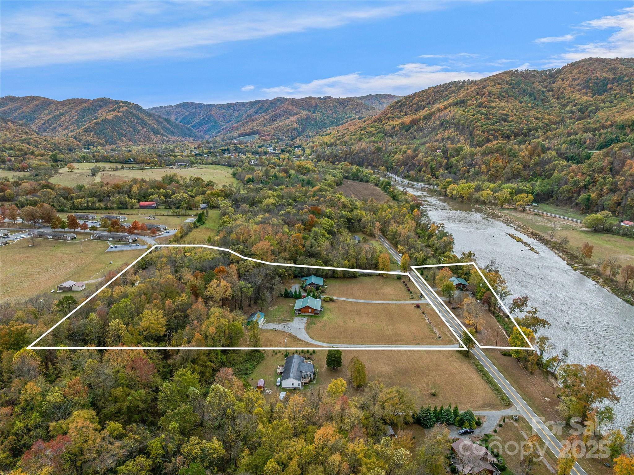 1640, 1641, 1642 River RD, Hot Springs, NC 28743