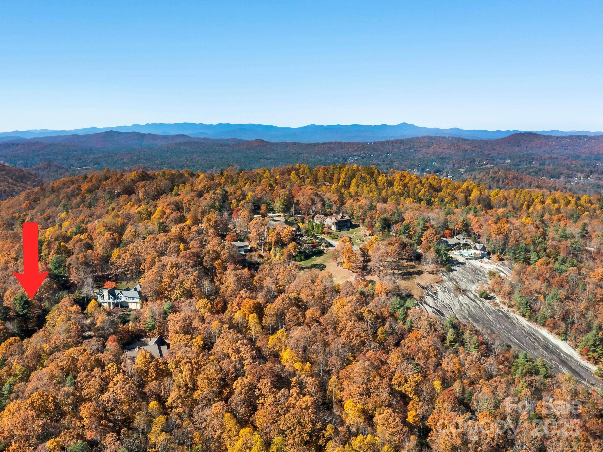 707 Overlook DR, Flat Rock, NC 28731