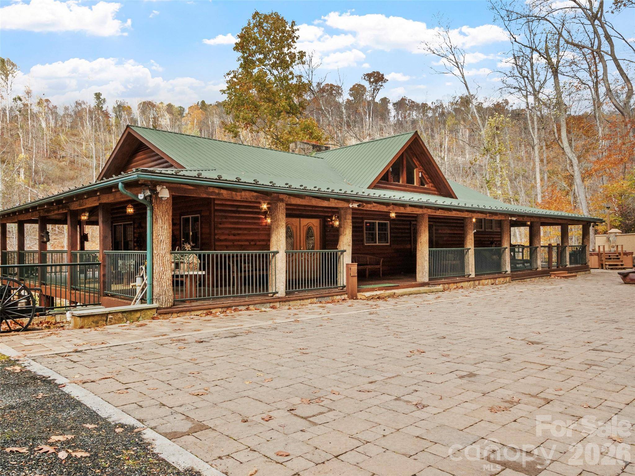 90 Rogers Creek DR, Bakersville, NC 28705