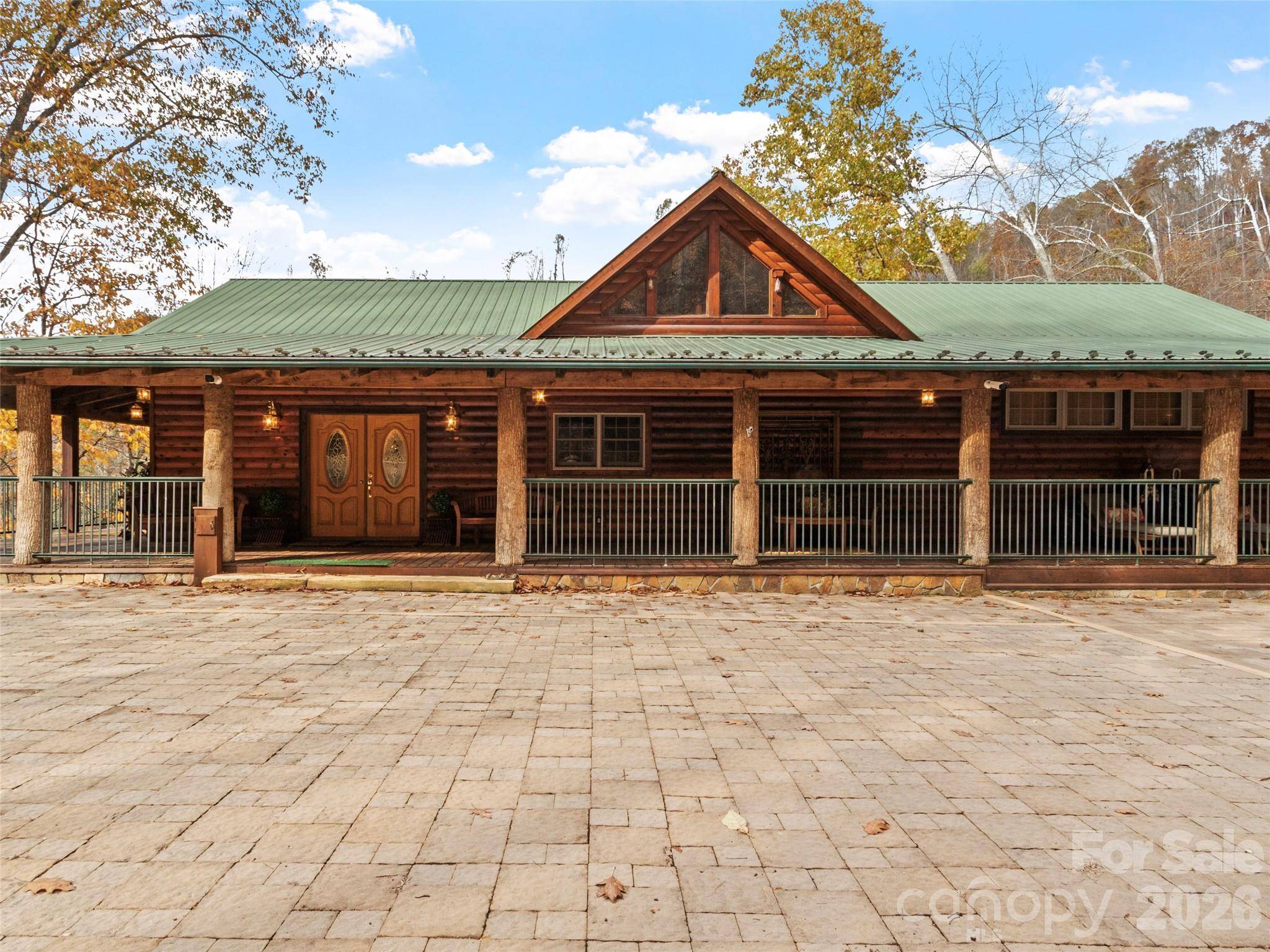 90 Rogers Creek DR, Bakersville, NC 28705