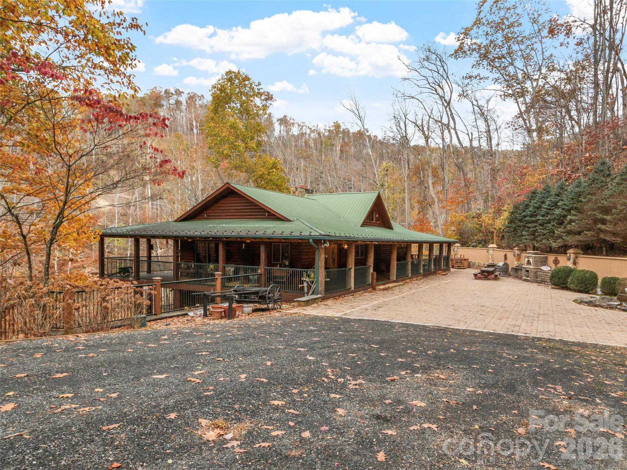 90 Rogers Creek DR, Bakersville, NC 28705