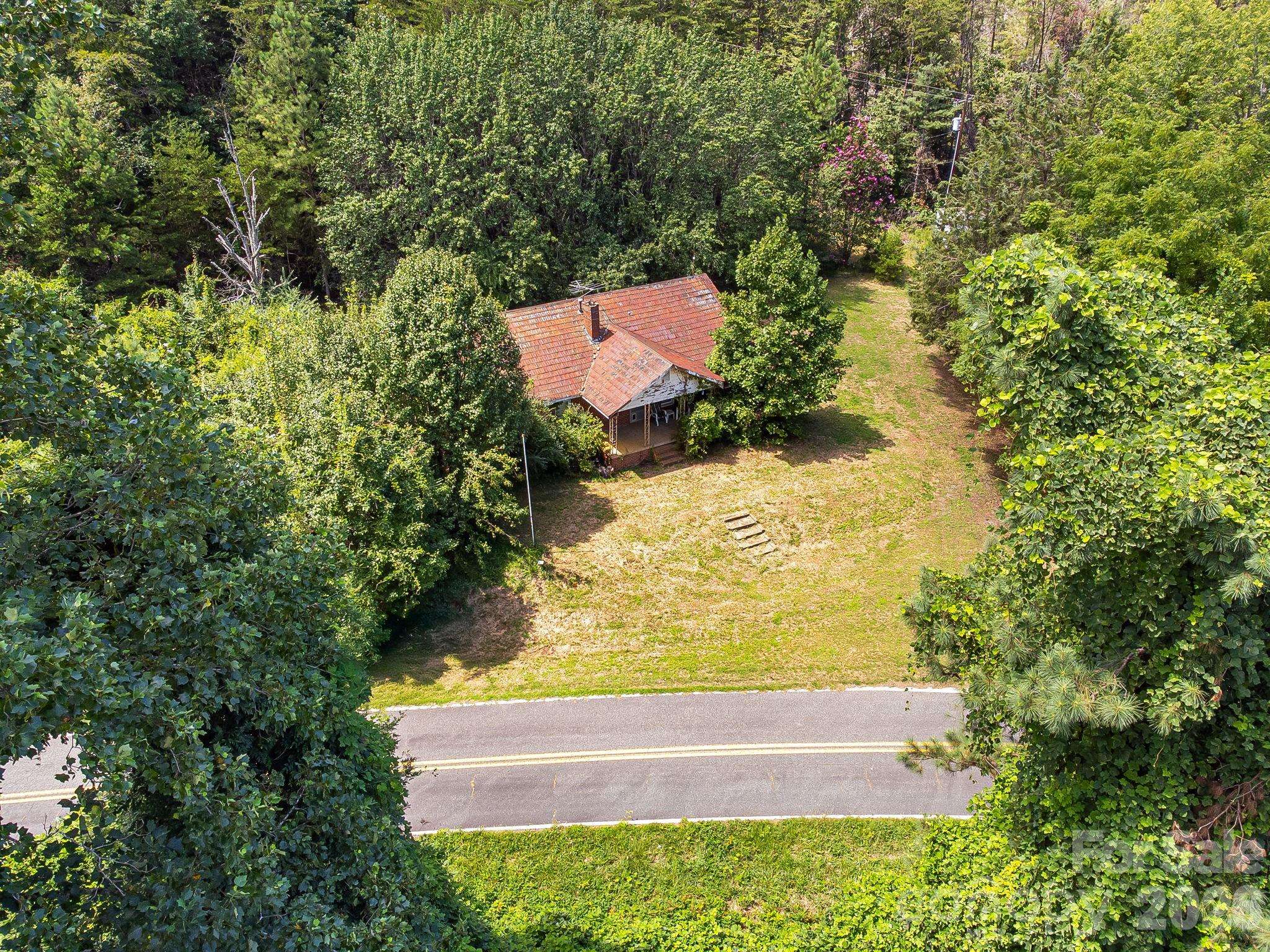 211 Luckadoo RD, Bostic, NC 28018