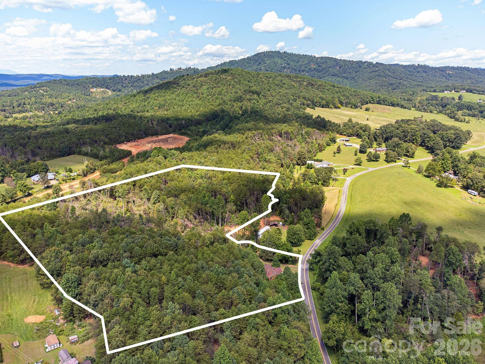 211 Luckadoo RD, Bostic, NC 28018