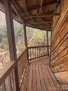 667 Pinewood Knoll DR, Hendersonville, NC 28739