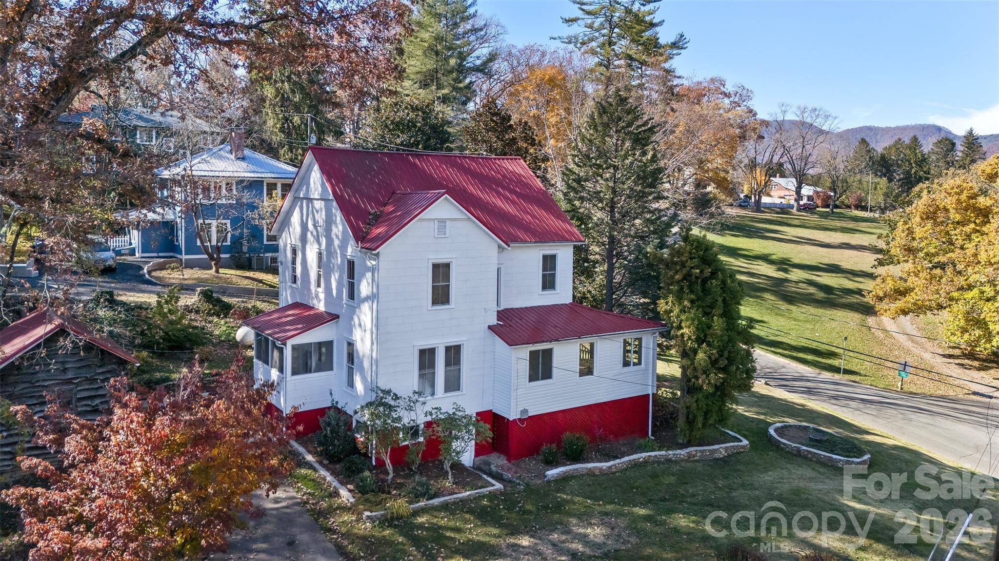 195 Terrace DR, Canton, NC 28716